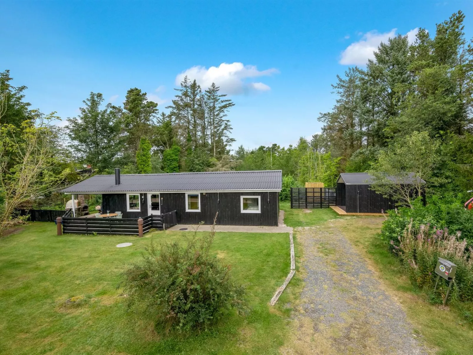 "Tiina" - 500m to the fjord-Outside