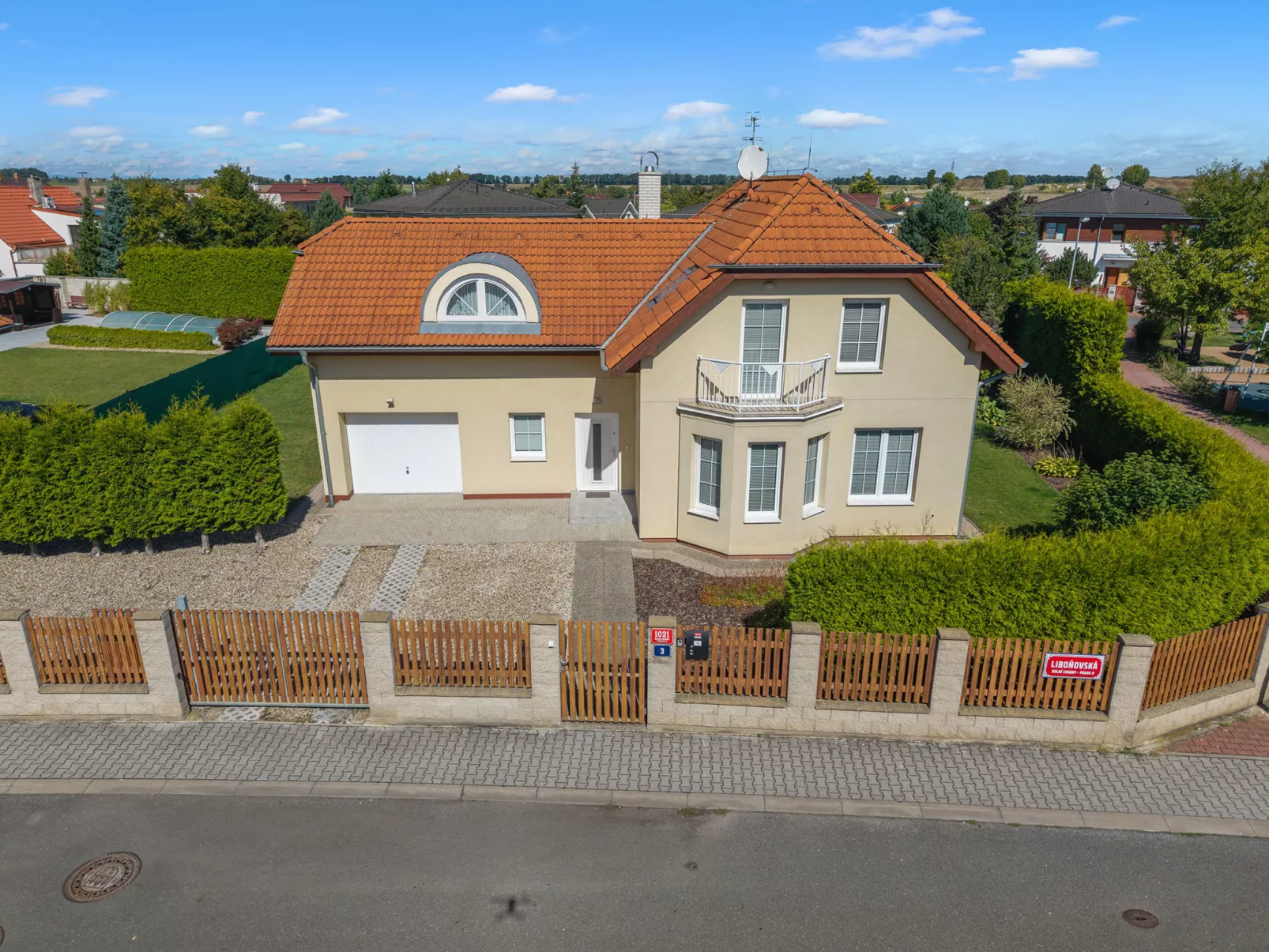 Garden & Terrace Villa-Draußen