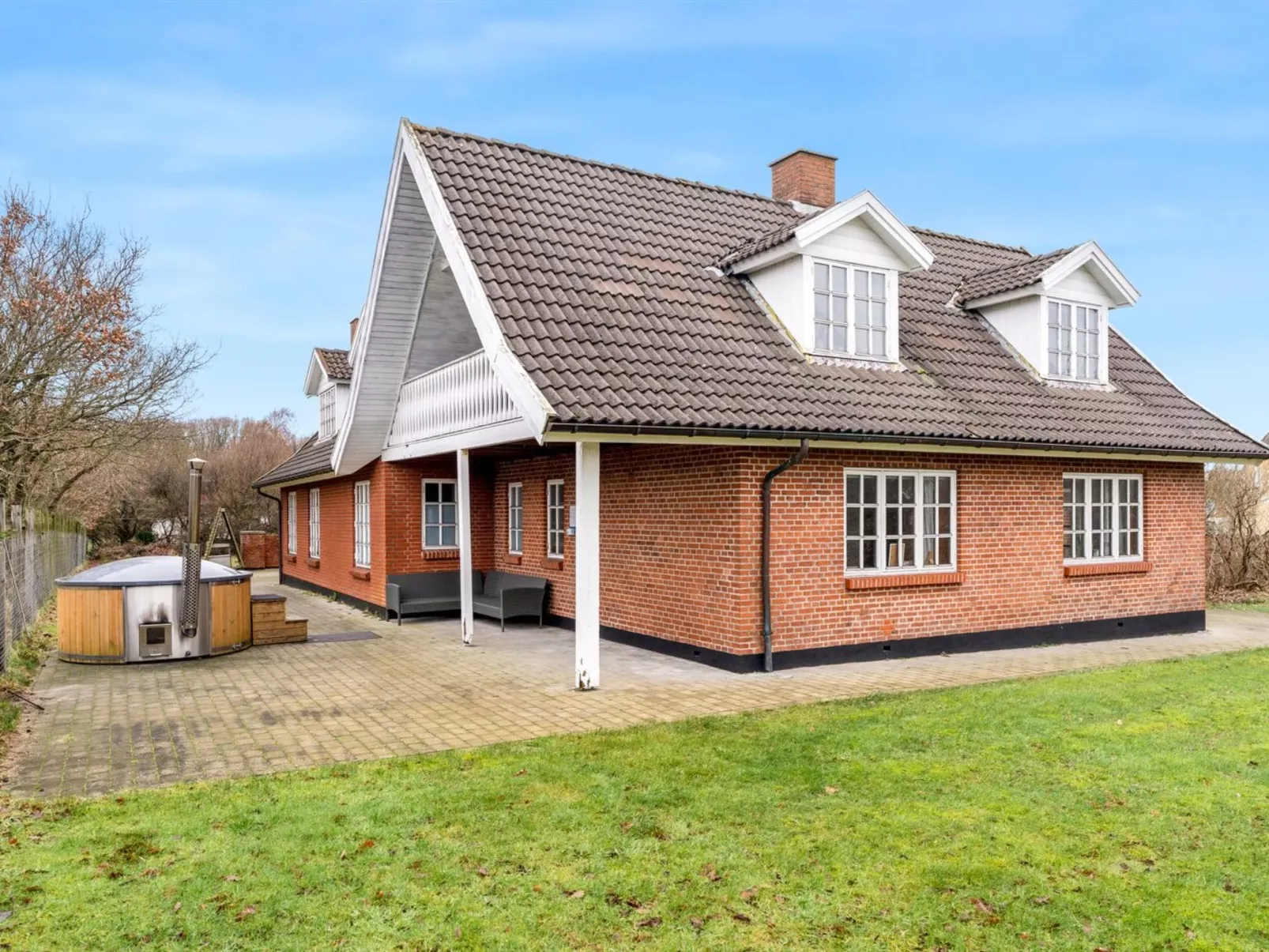 "Star" - 200m to the fjord-Outside