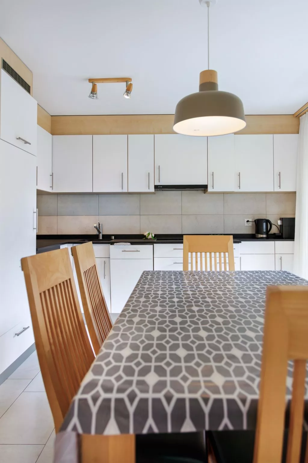 Snow-Fun B 25-Inside