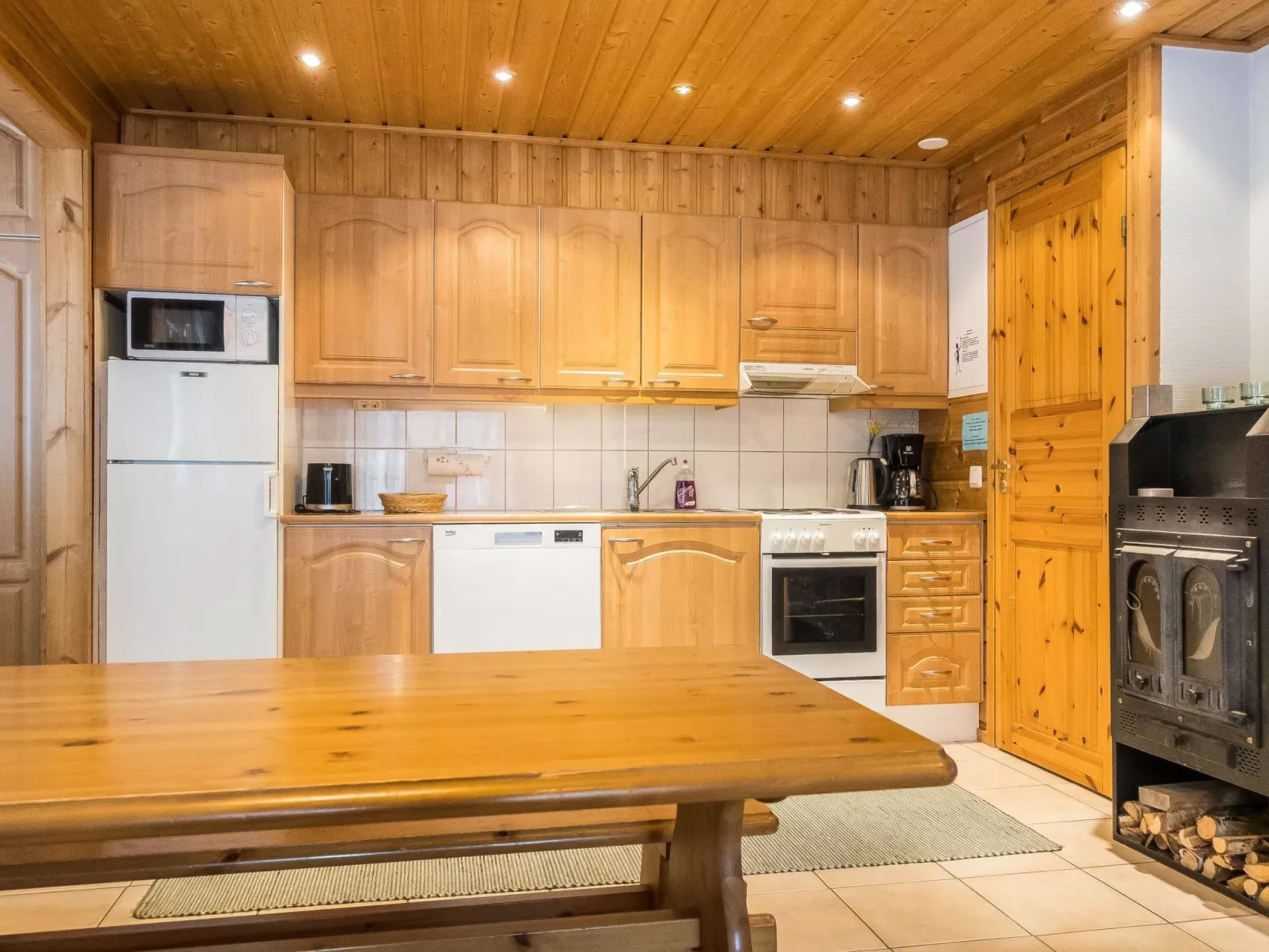 Hirvas levi 4-Drinnen