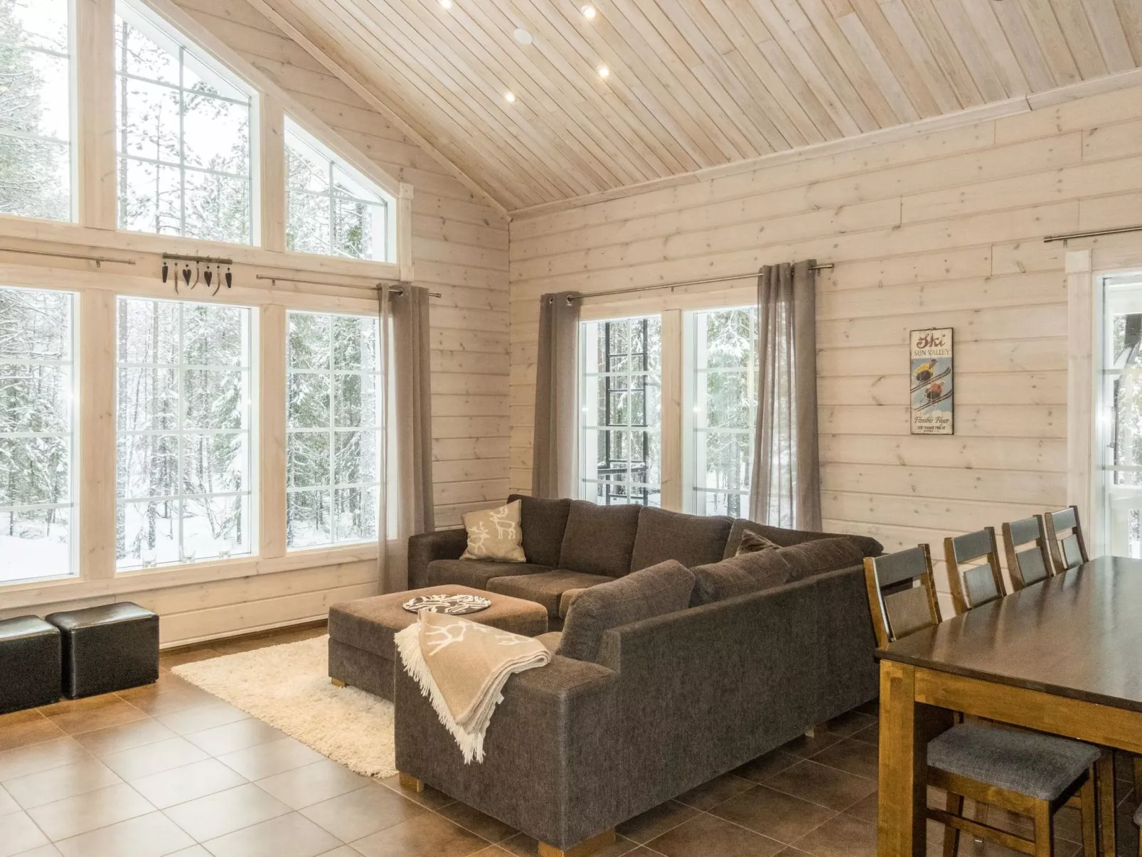 Atrin suvanto b-Dedans