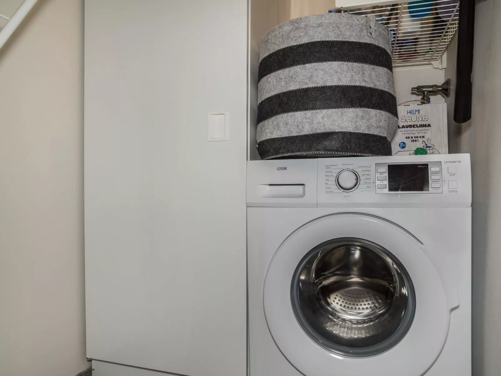 Levi hillside-Drinnen