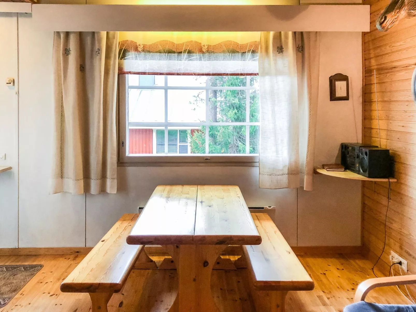 Soidinaukea b 20-Inside