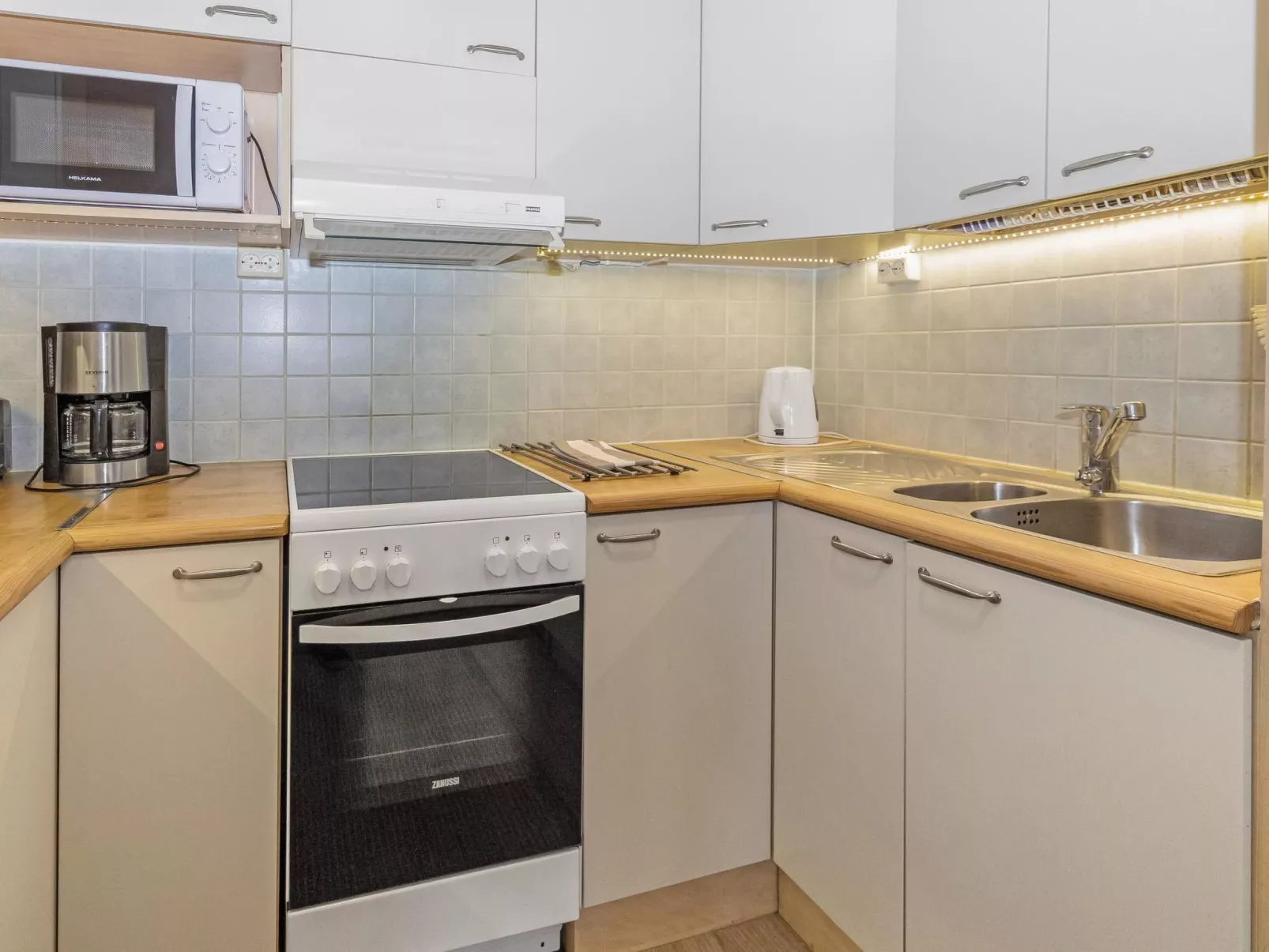 Saariseläntie 8 e 11-Inside