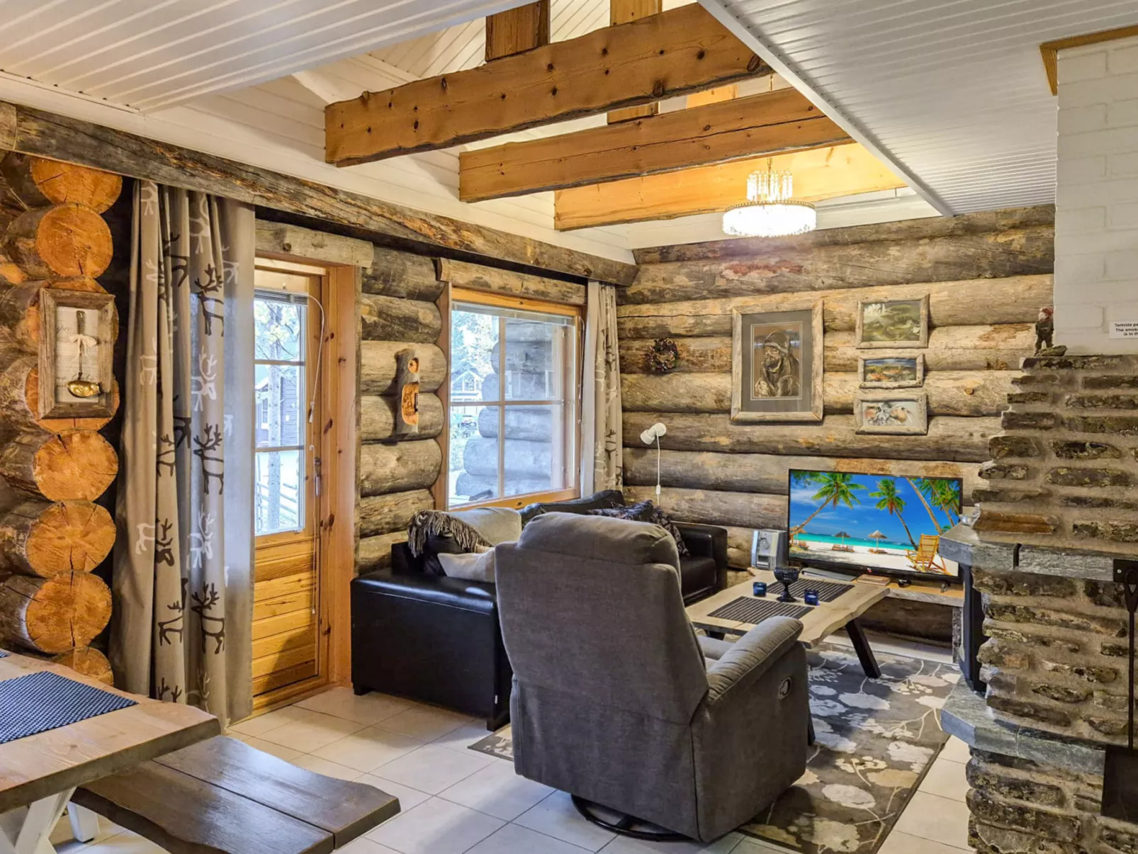 Kukasrakka 3 b 8-Drinnen