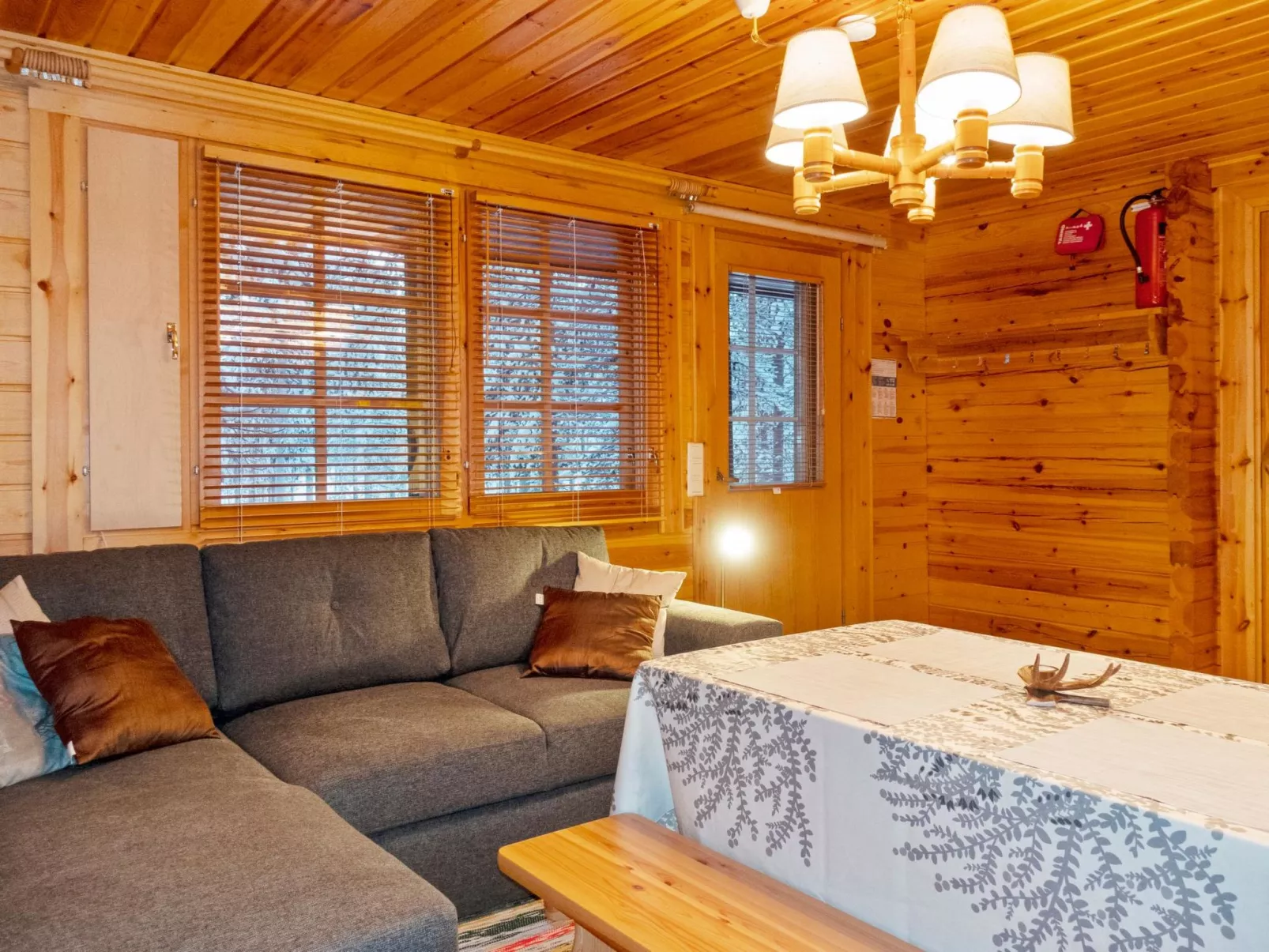 Tunturitupa kuolpuna-Inside