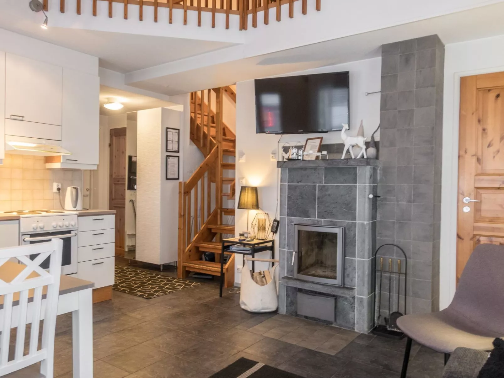 Keskuskuja b4-Inside