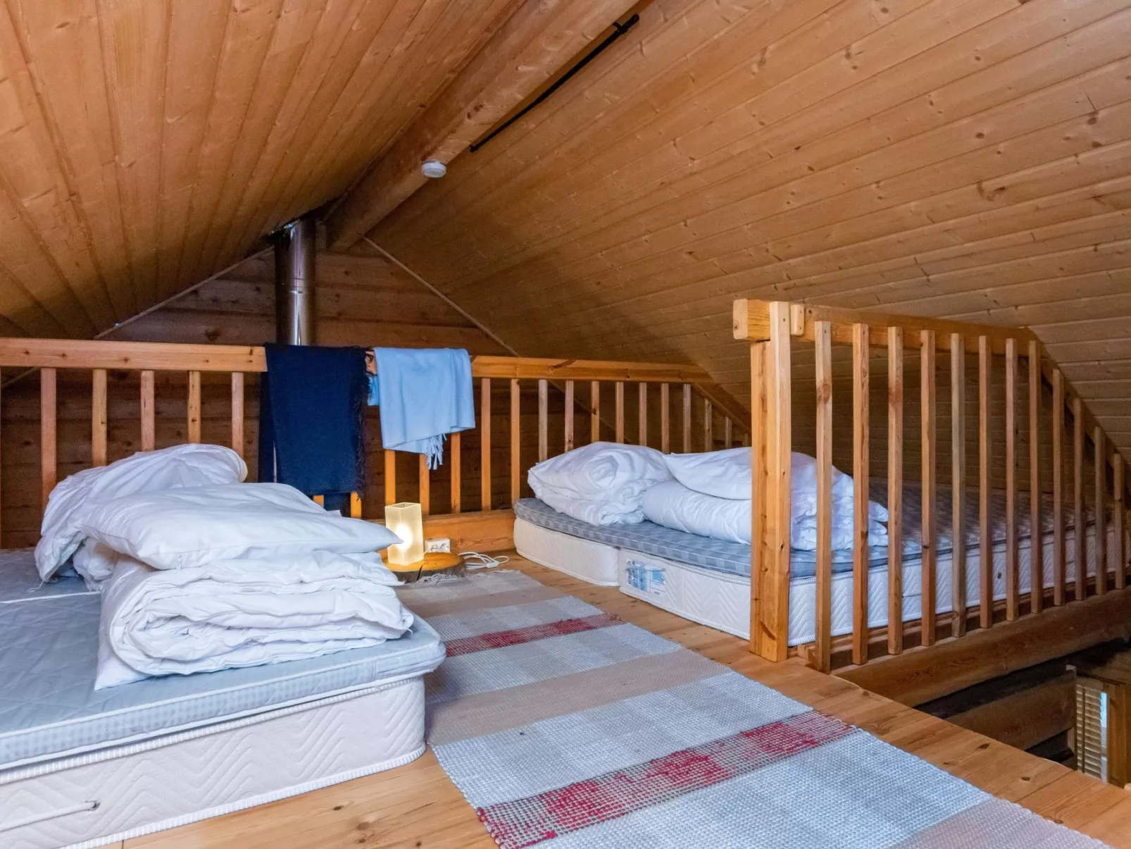 Pyhäpaikka 2-Dedans