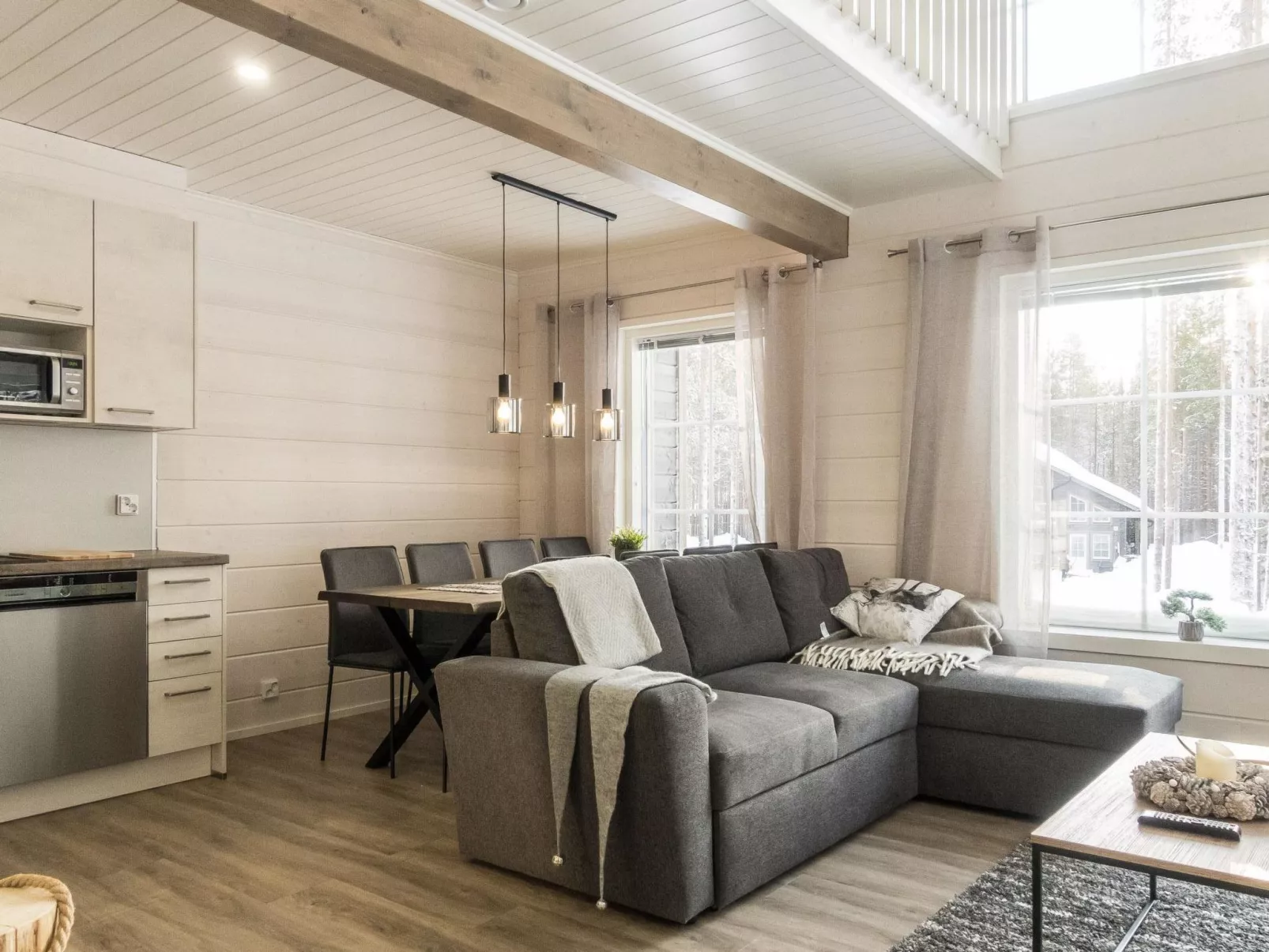 Levin ahmahovi 2a-Drinnen