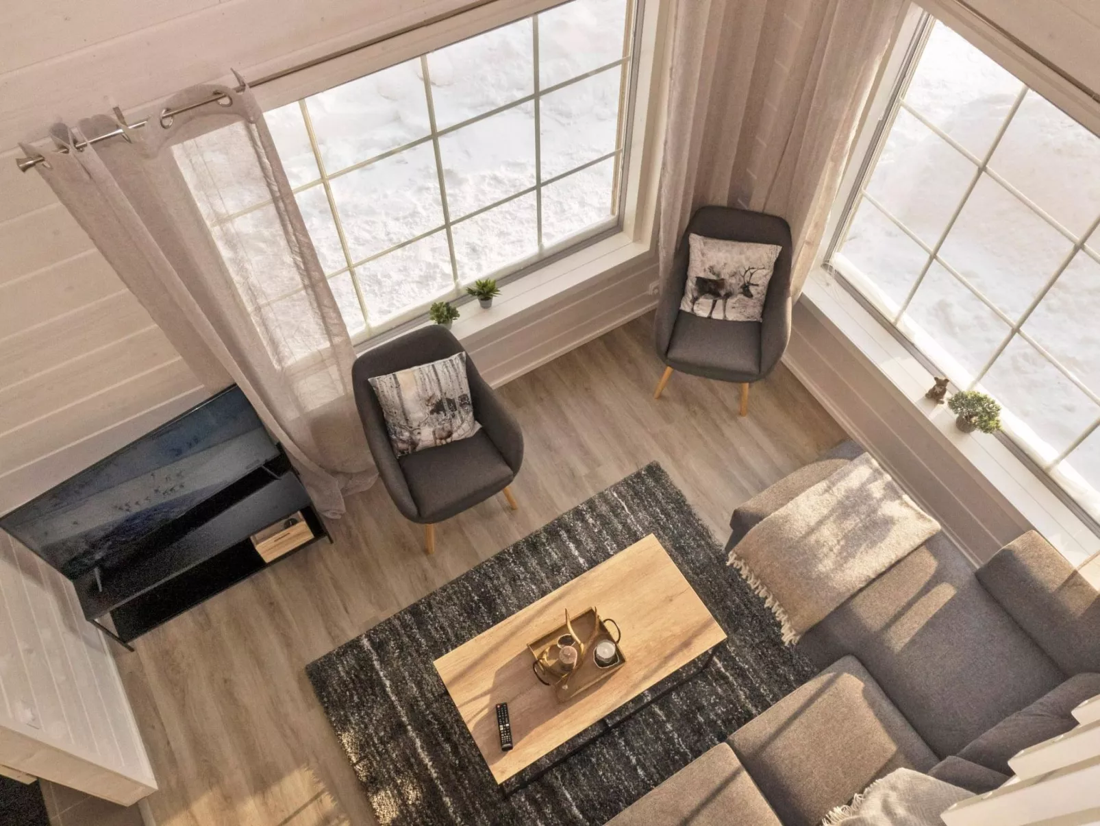 Levin ahmahovi 2b-Dedans