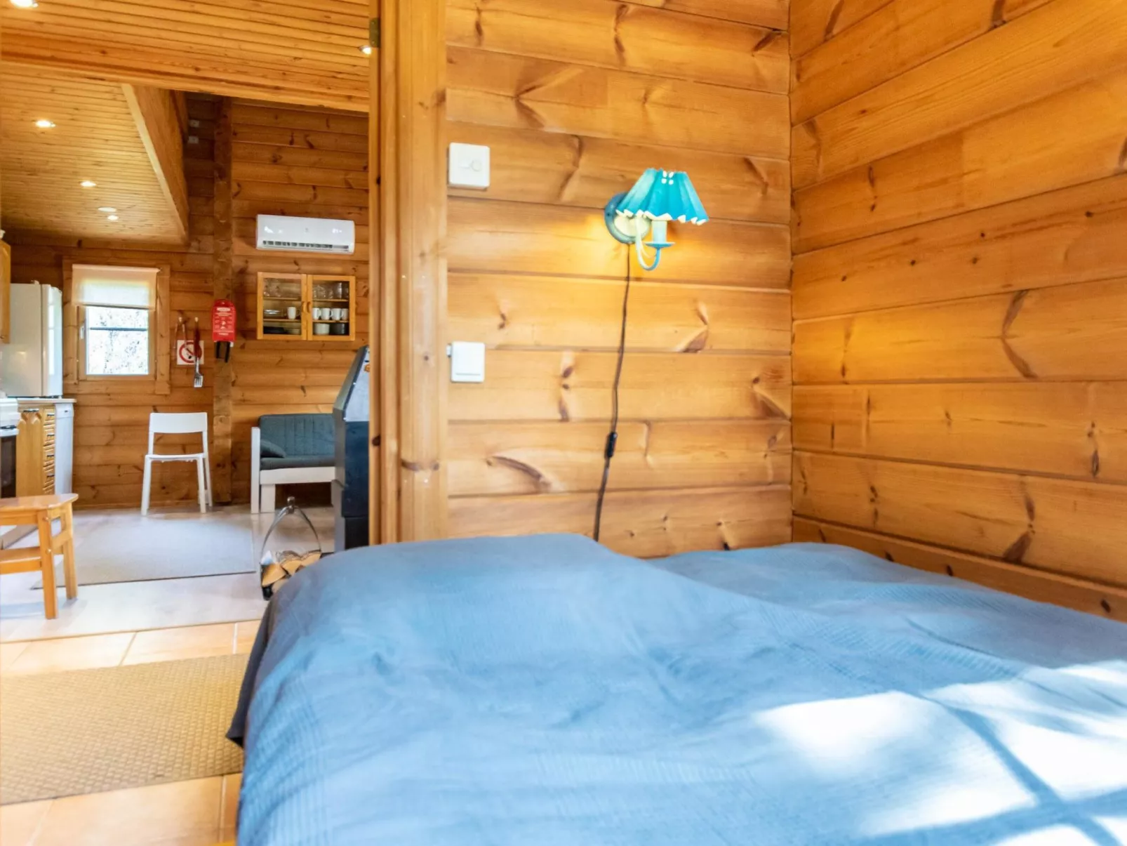 Ressipysäkki 2-Inside