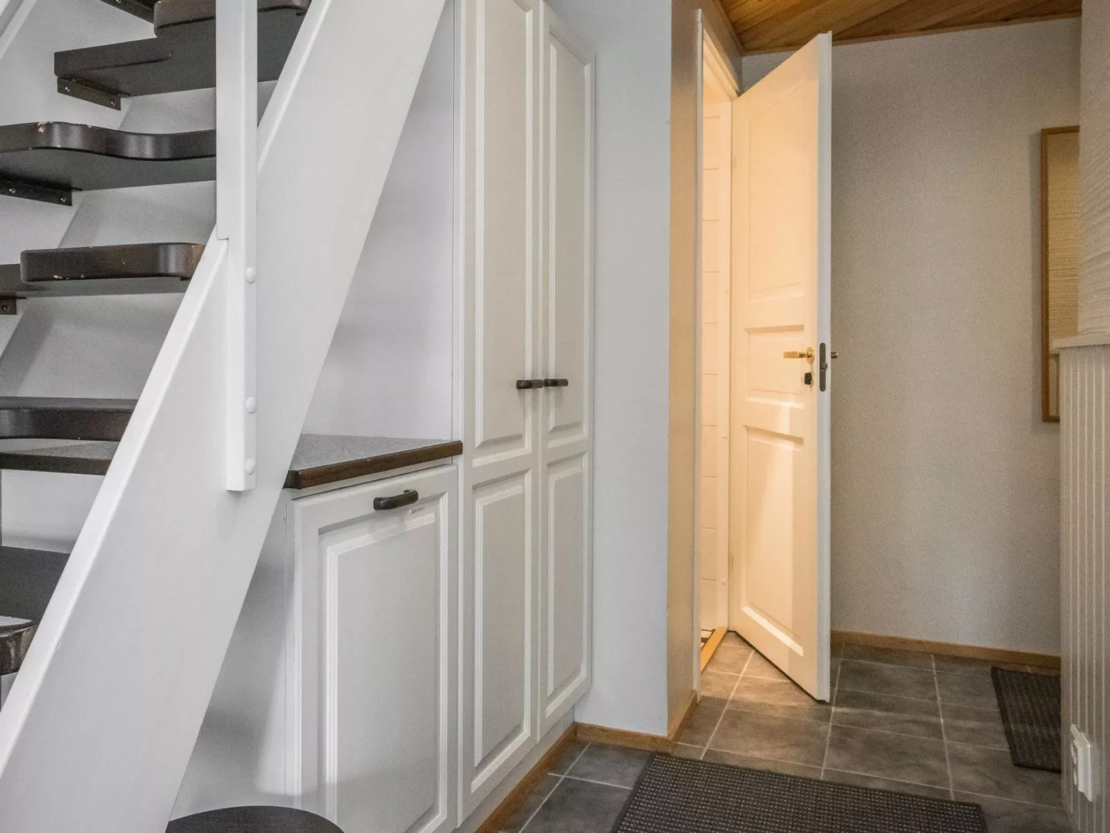 Lomariekko 6 b 7-Inside