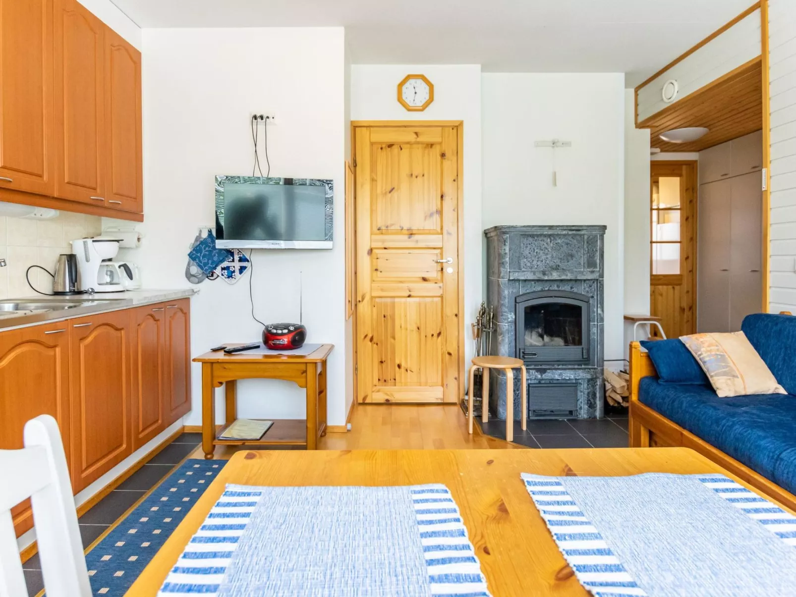 Outapailakka j 10-Inside