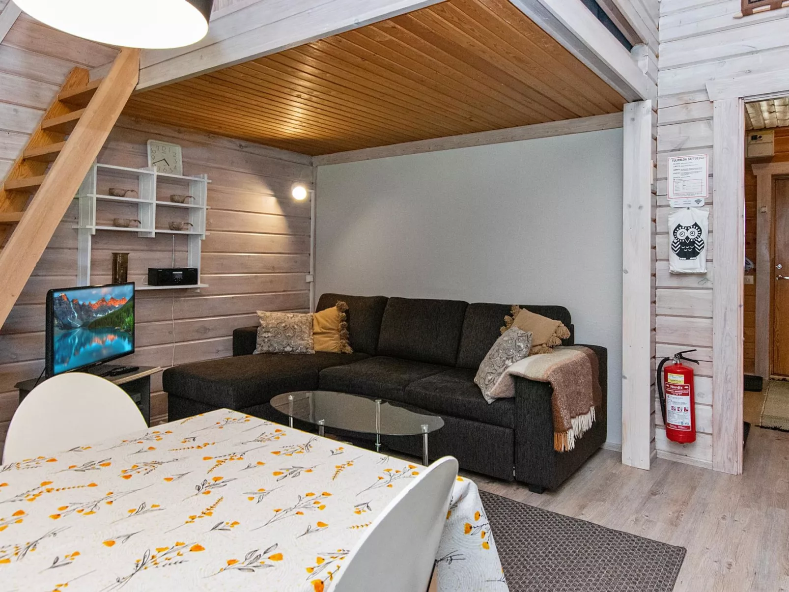 Pökkömaja b-Dedans