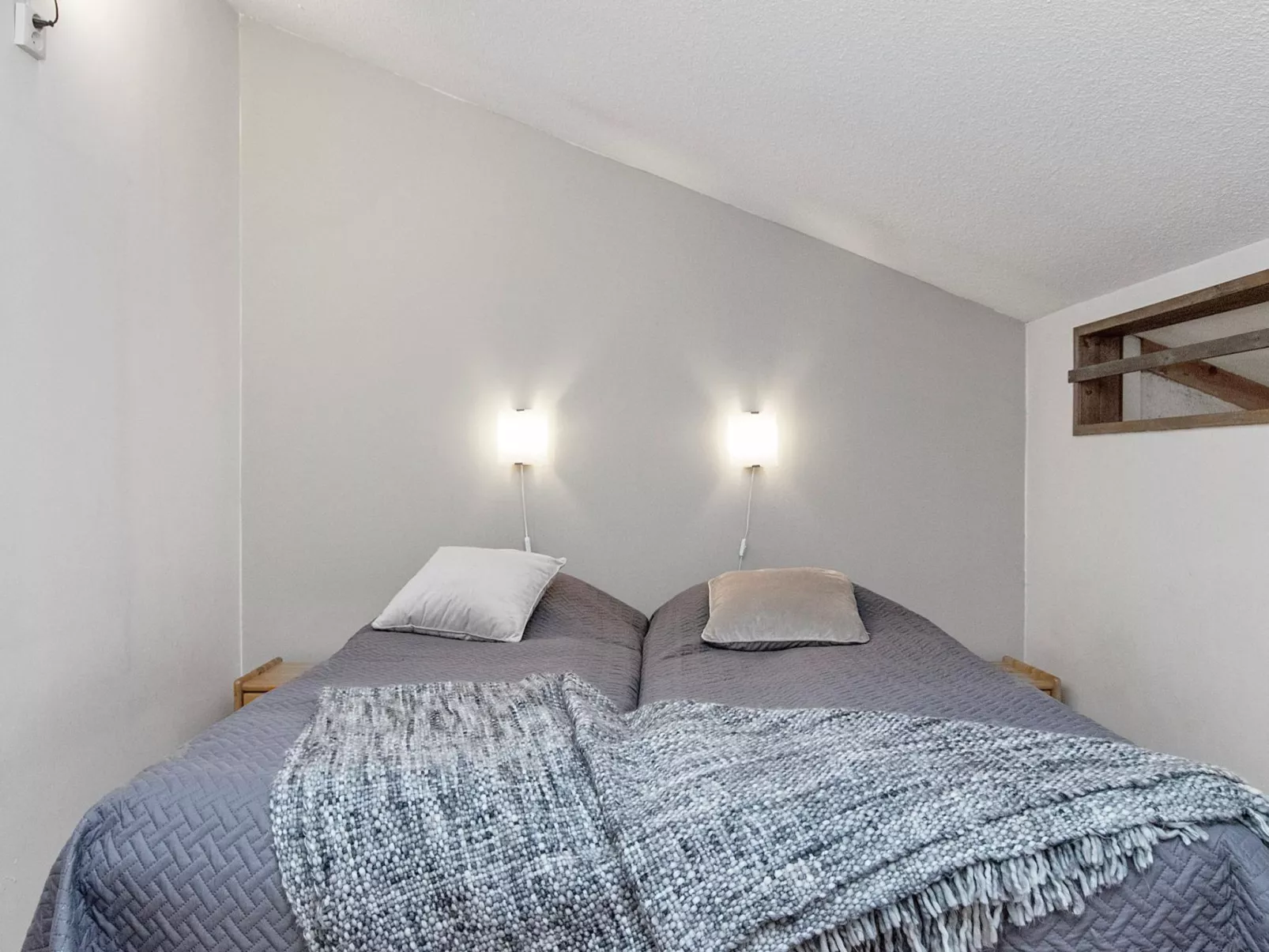 Saarihely a 2-Dedans