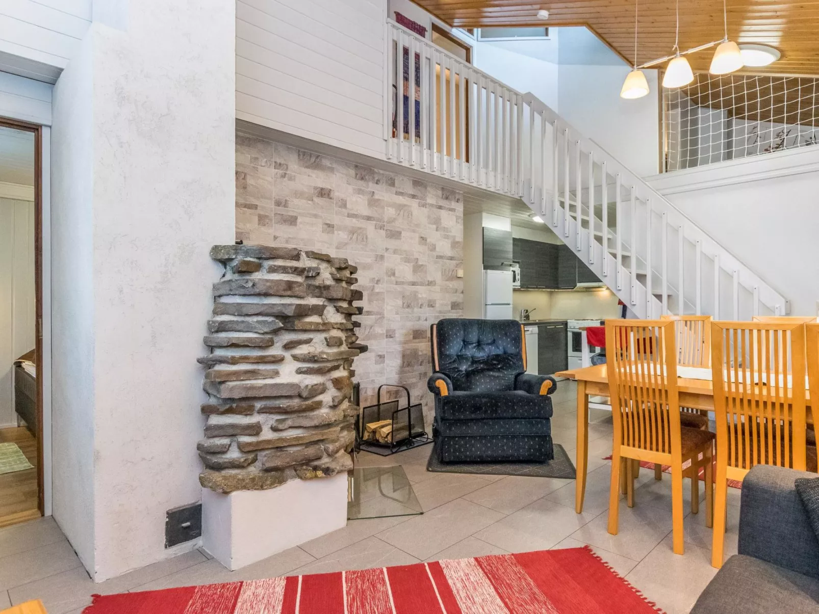 Saarihely a 5-Inside