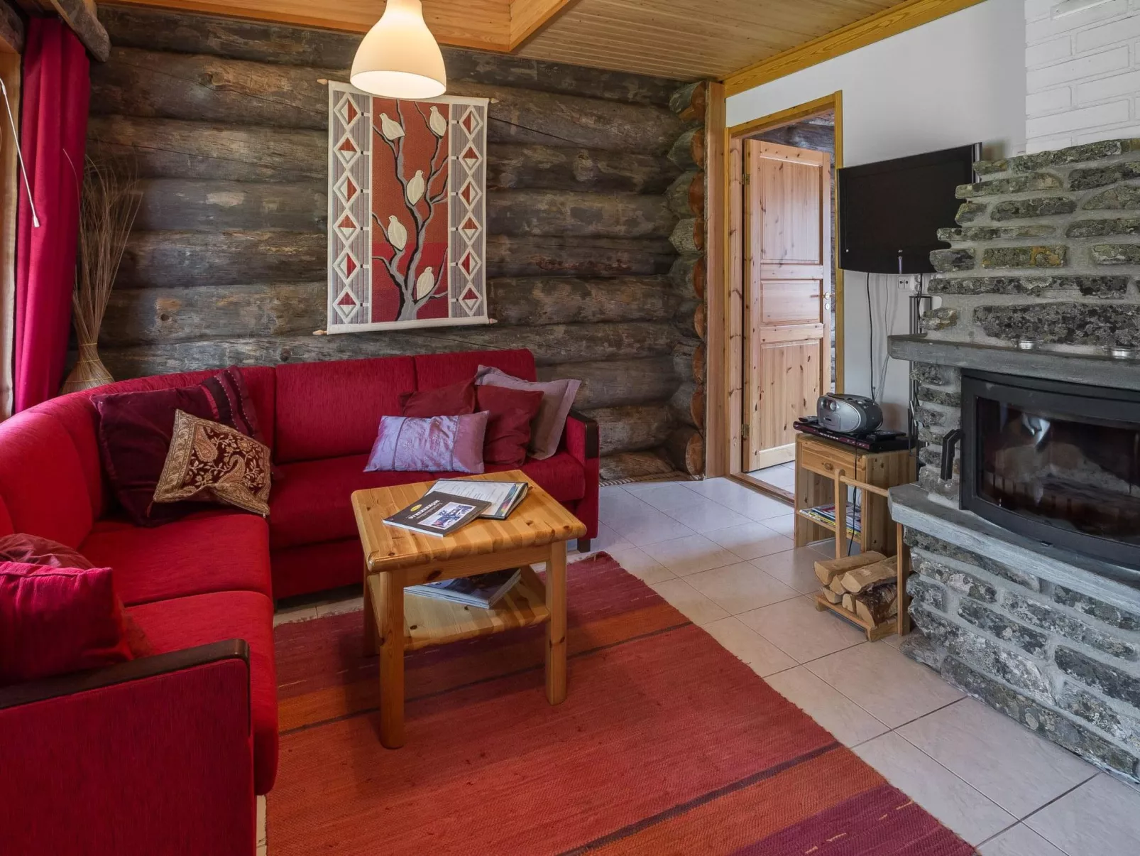 Teerentie / poronpesä (g20)-Inside