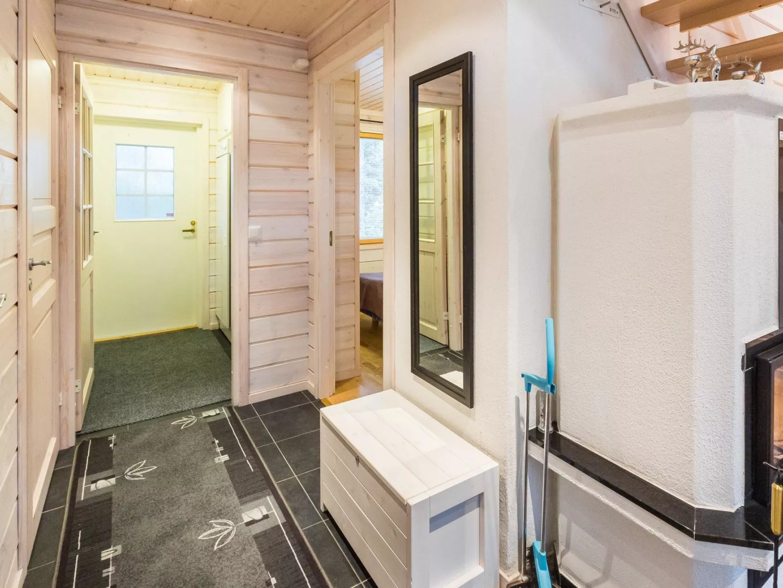 Ylläksen sirppikuu 2-Drinnen