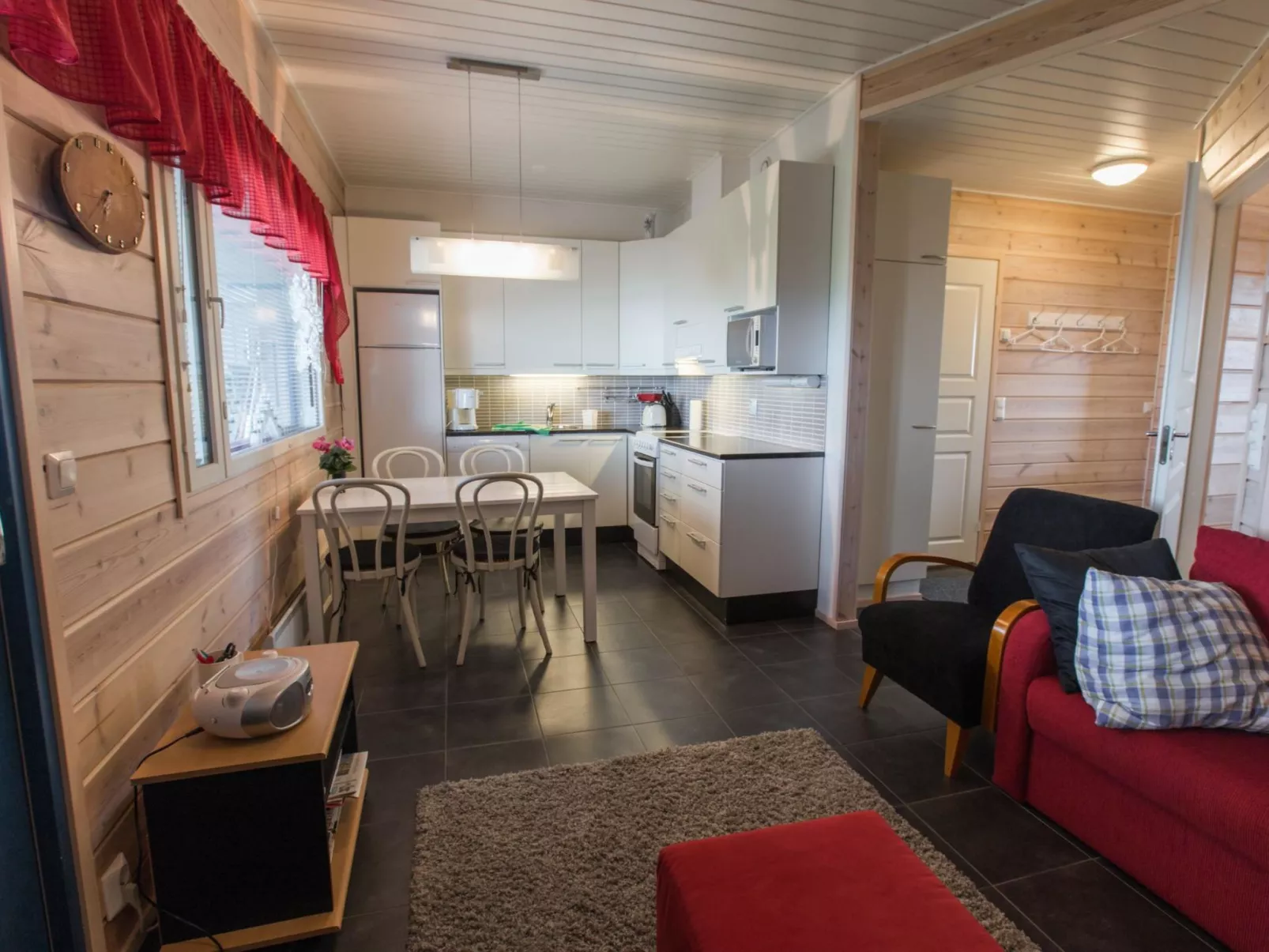 Hil-lak-ka 4-Drinnen