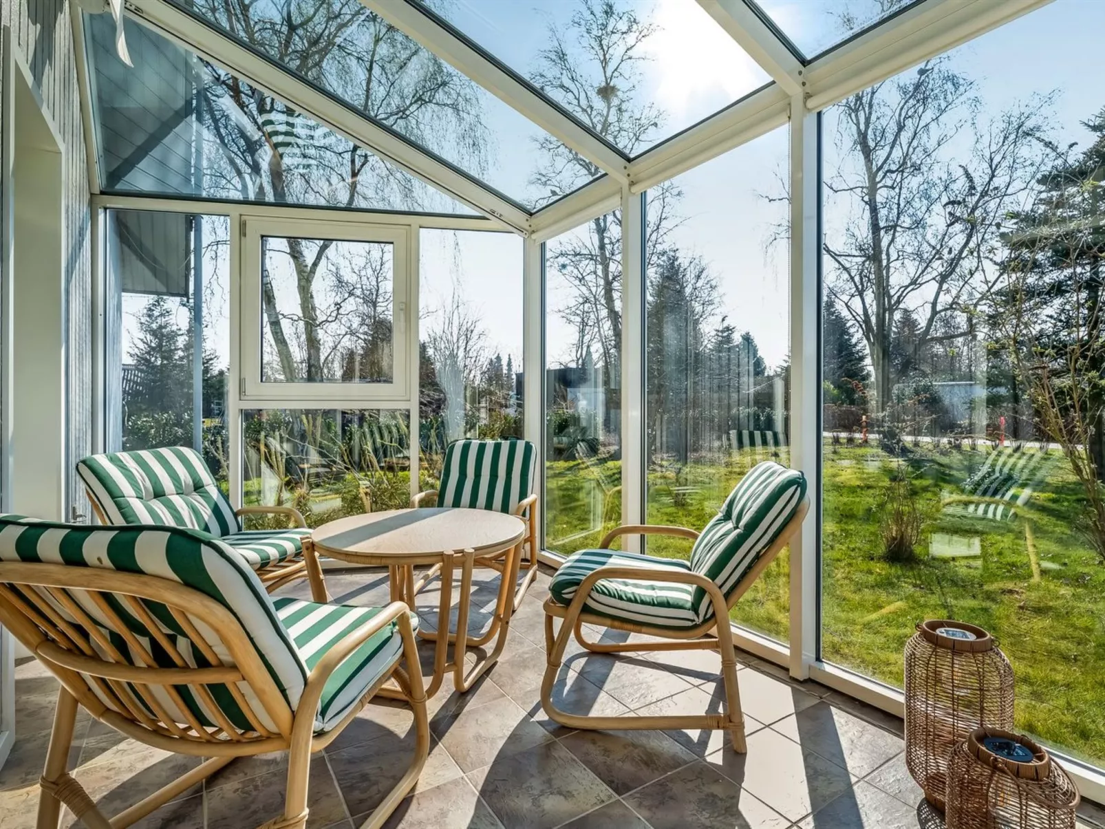 "Hane" - 750m from the sea-Inside