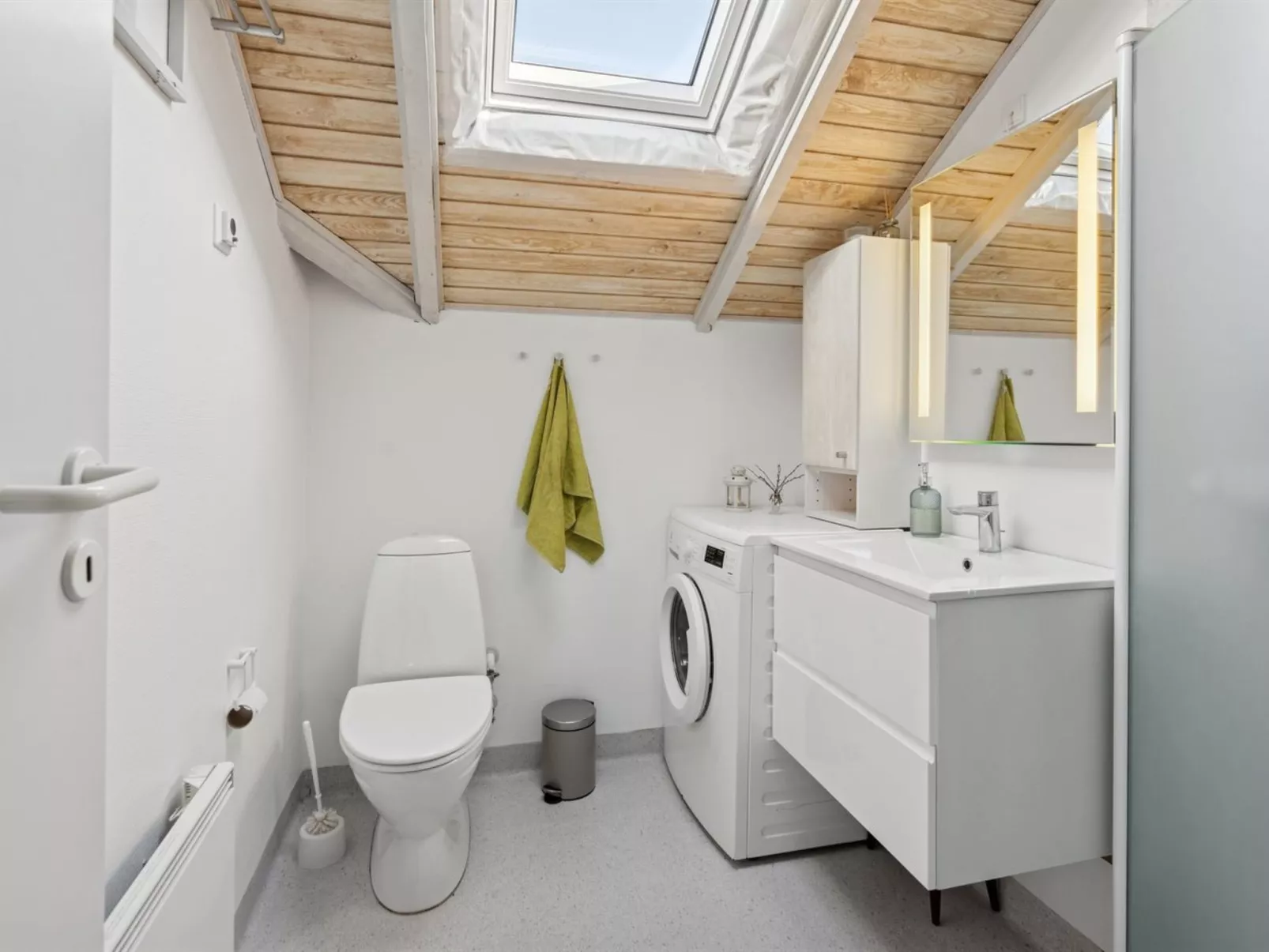 "Bernadine" - 400m from the sea-Inside