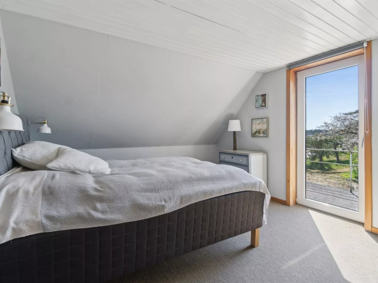 "Hakon" - 40m from the sea-Inside