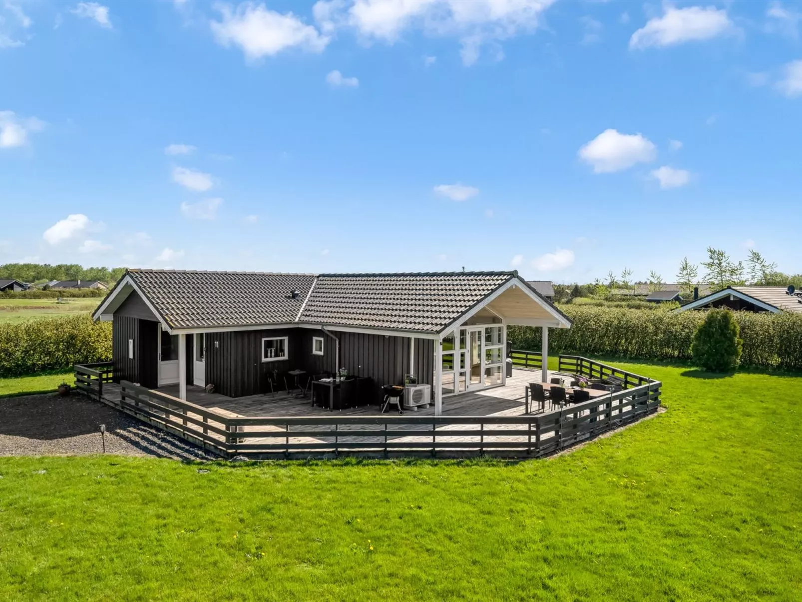 "Asgard" - 800m to the fjord-Outside