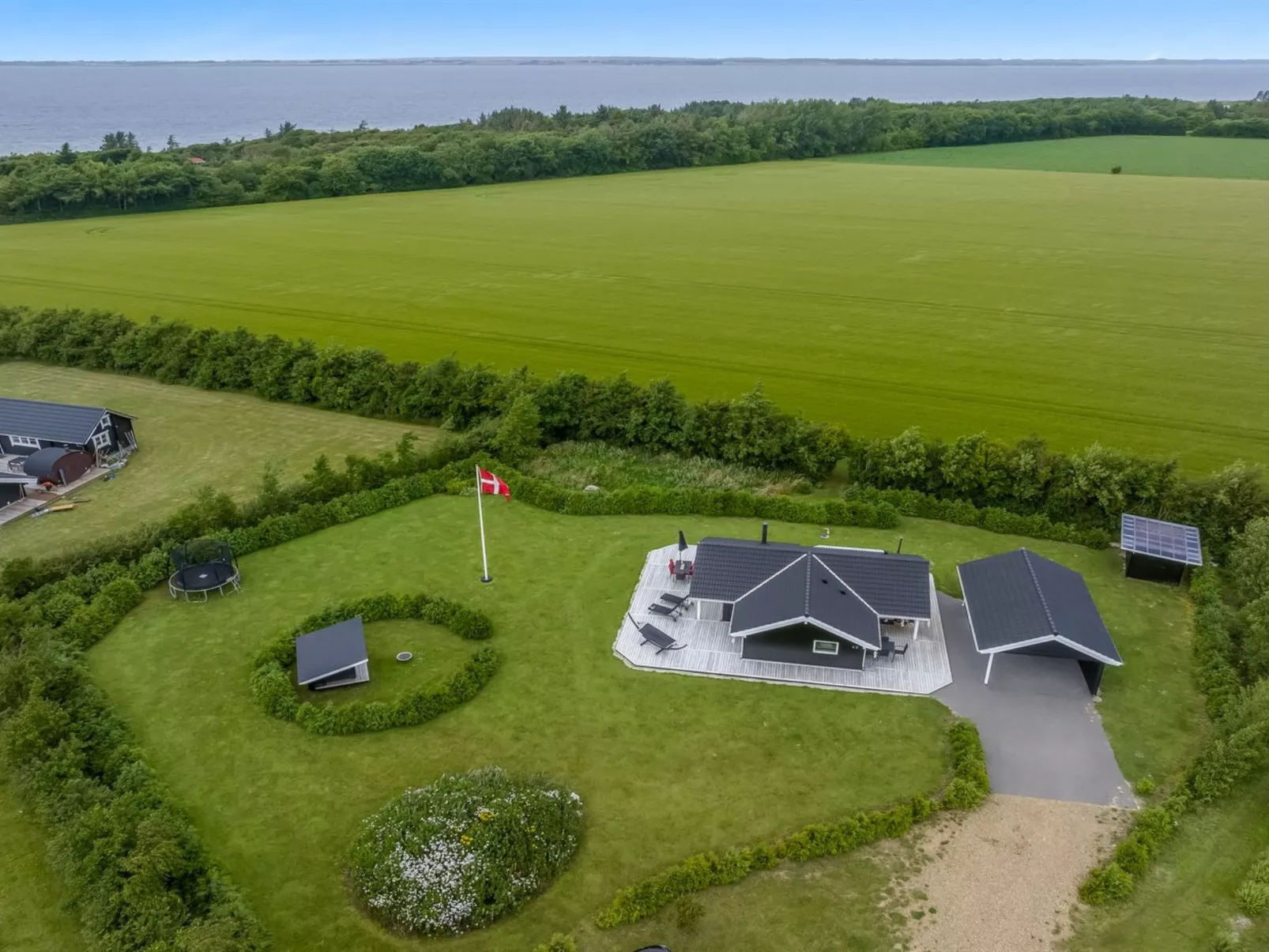 "Antero" - 500m to the fjord-Outside