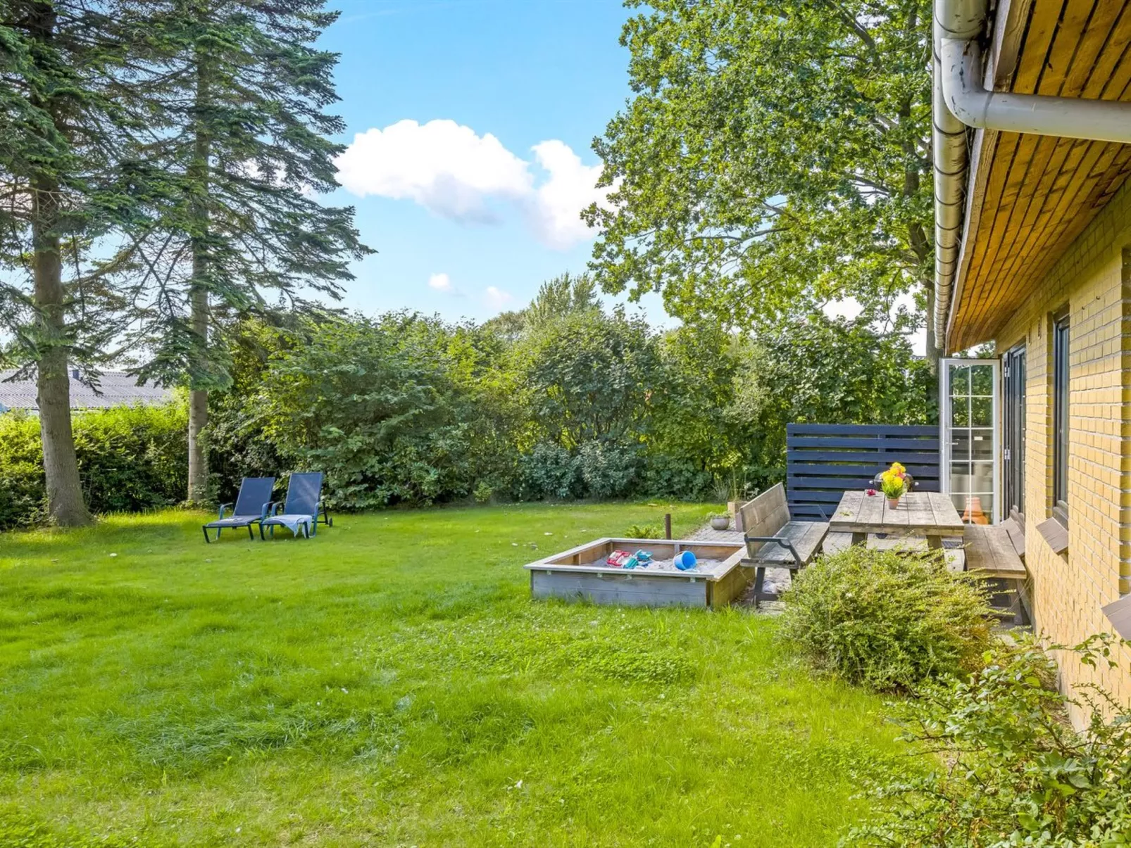 "Matild" - 250m from the sea-Outside