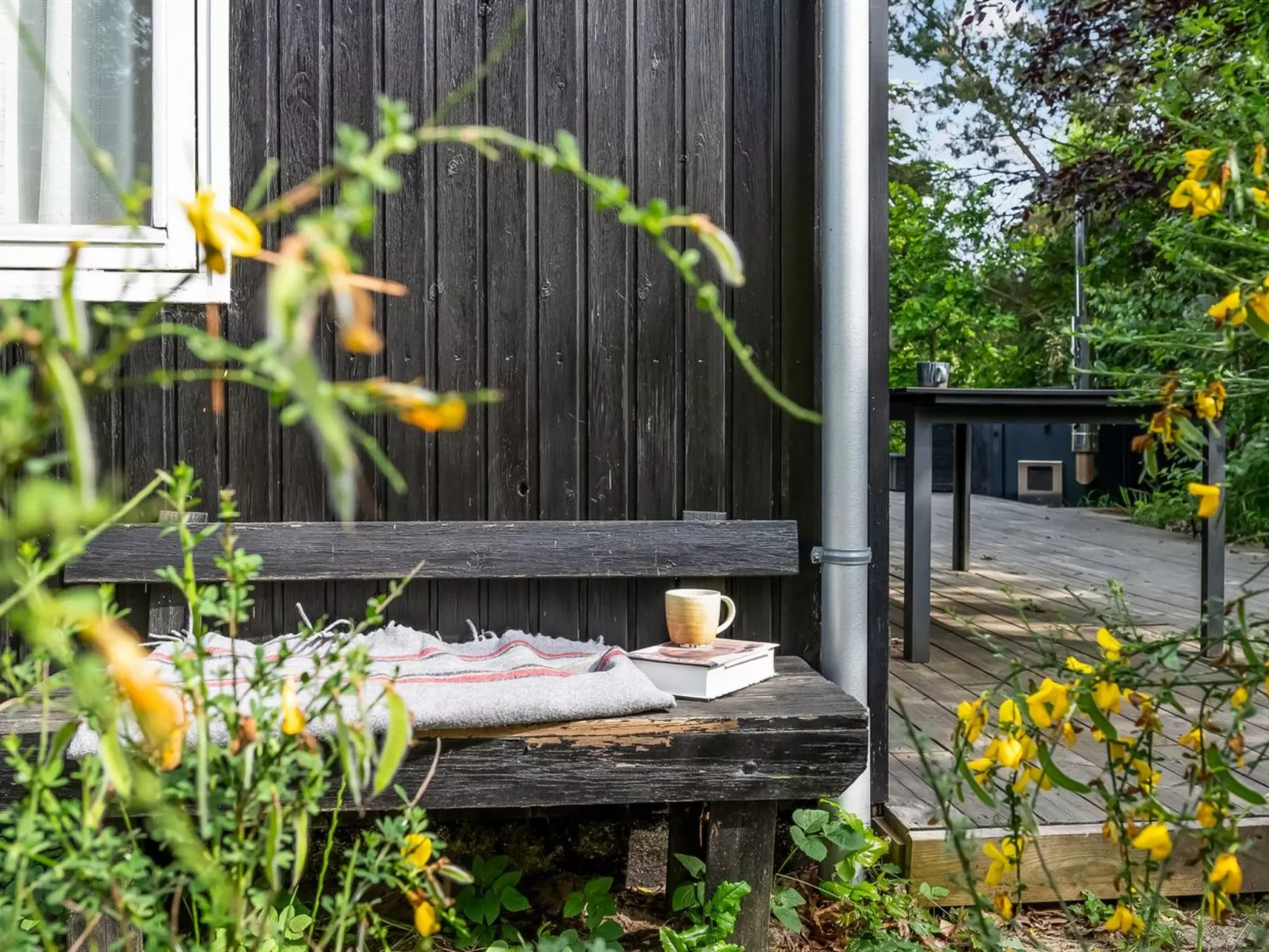 "Gunward" - 3km from the sea-Outside