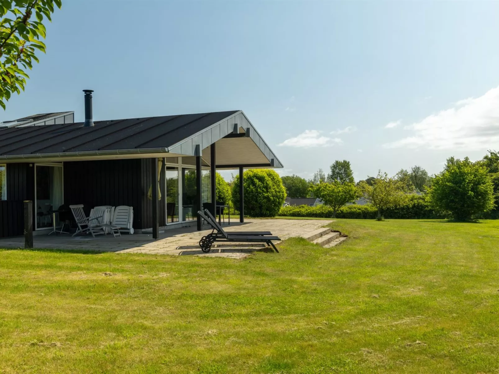 "Erlinda" - 600m from the sea-Outside