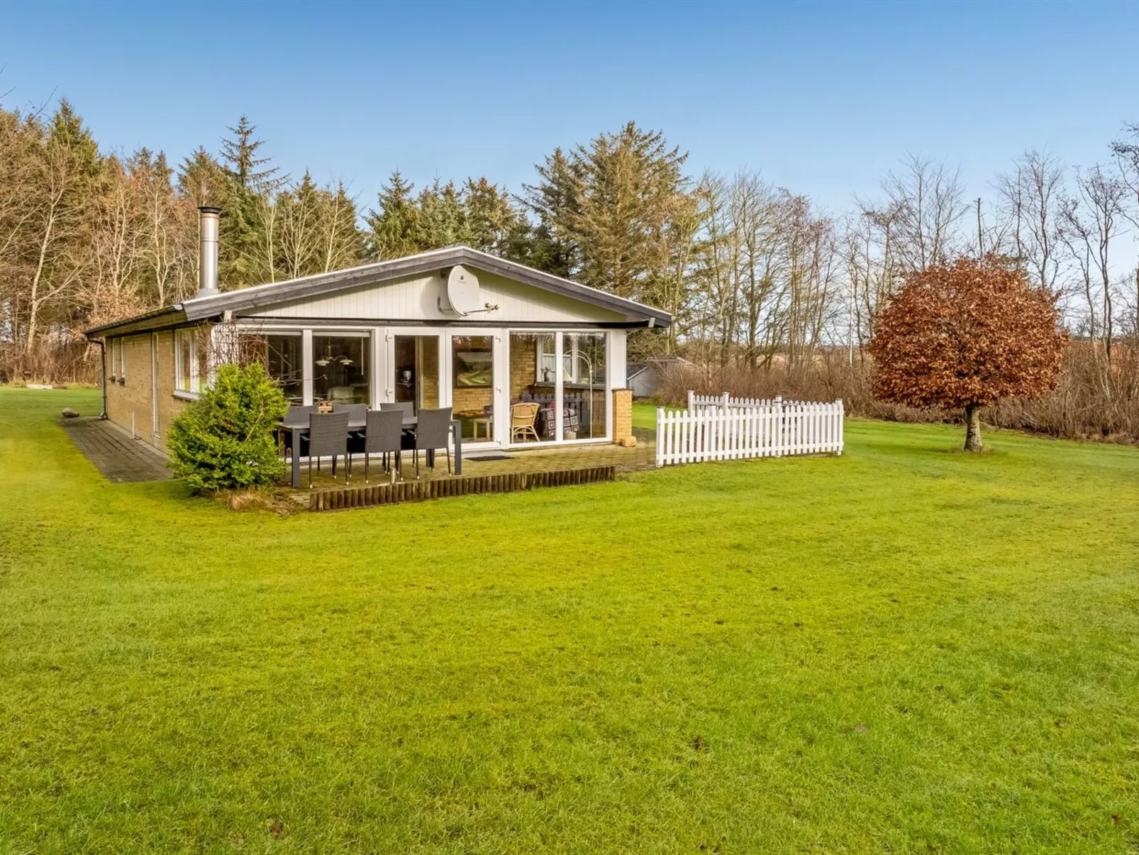 "Marika" - 400m to the fjord-Outside