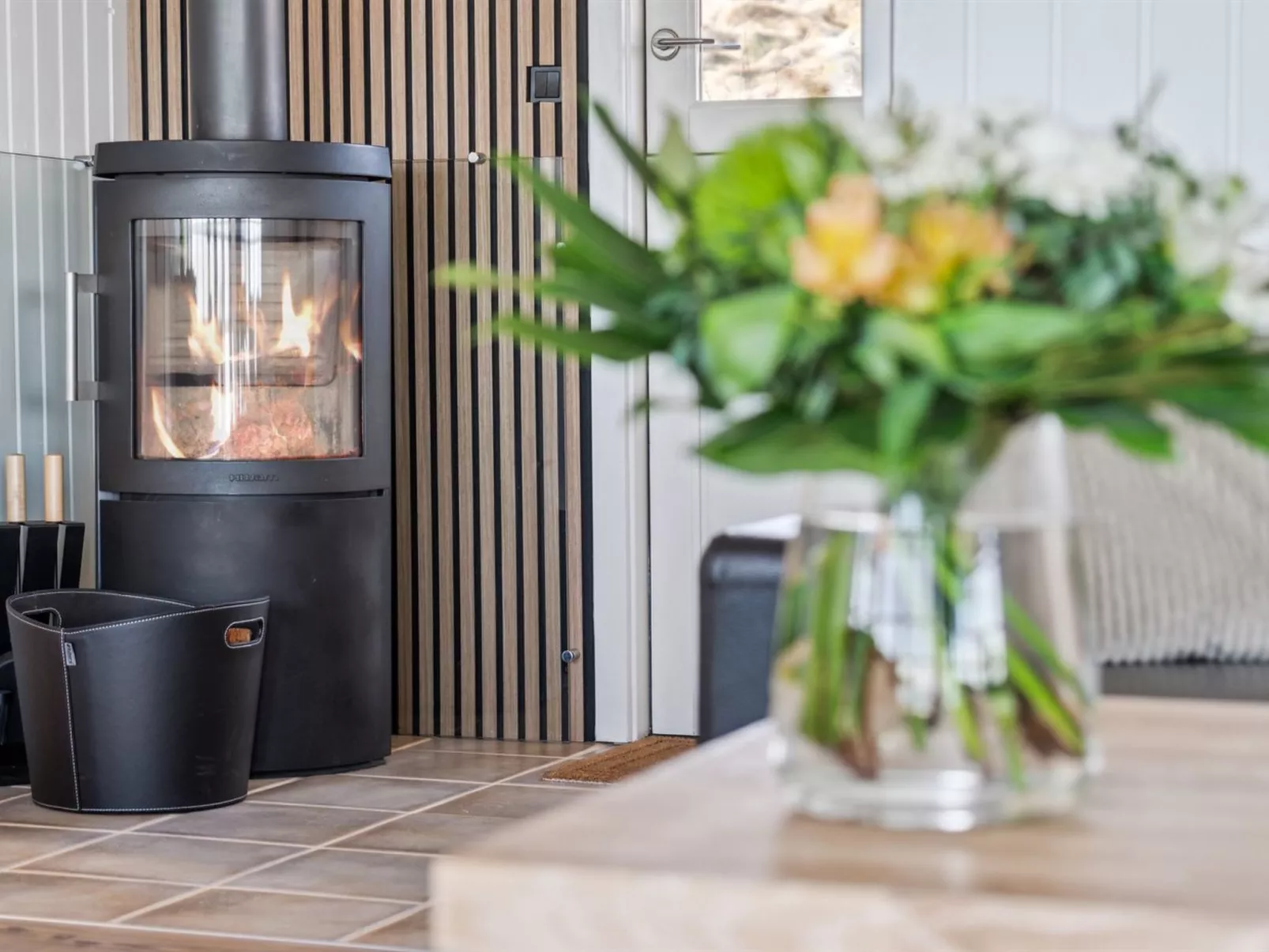 "Gesine" - 50m to the fjord-Dedans