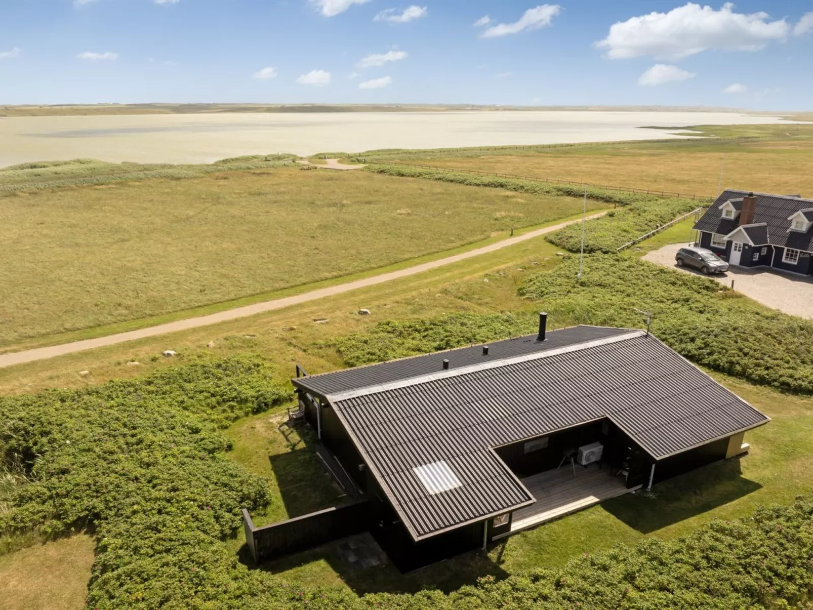 "Waghn" - 250m from the sea-Outside