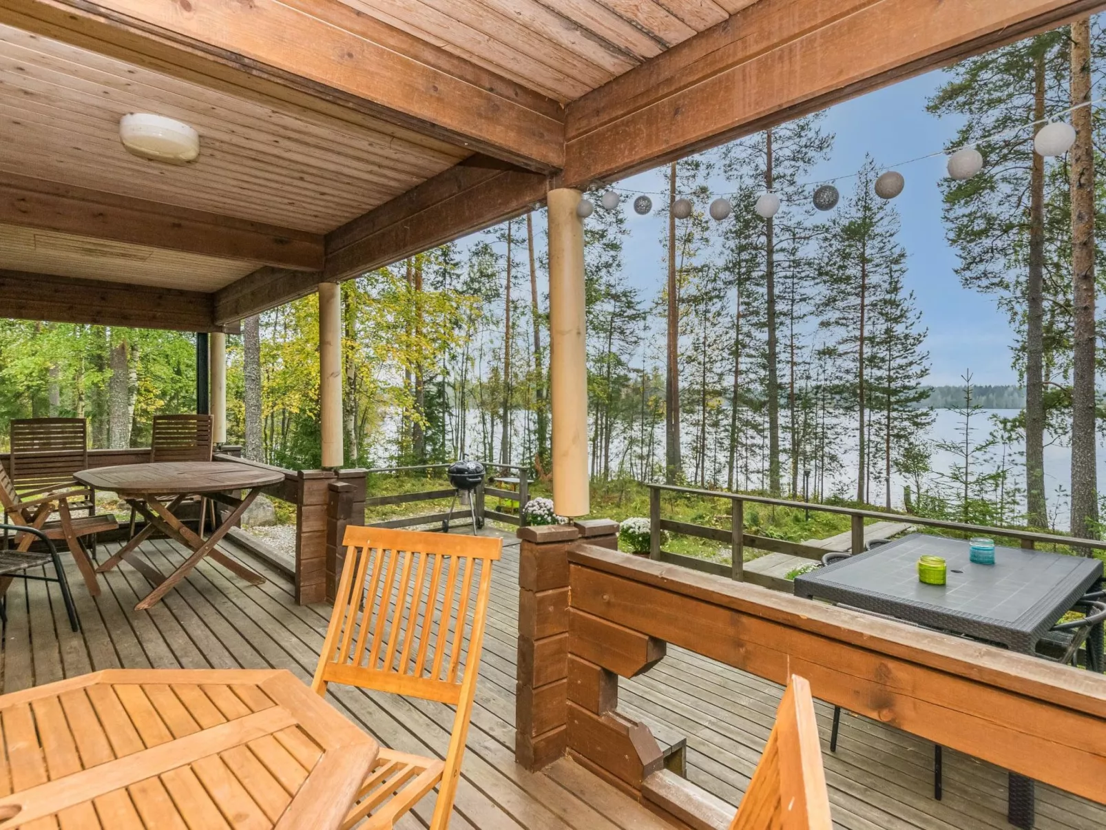 Metsola / huilinpaikka-Dedans