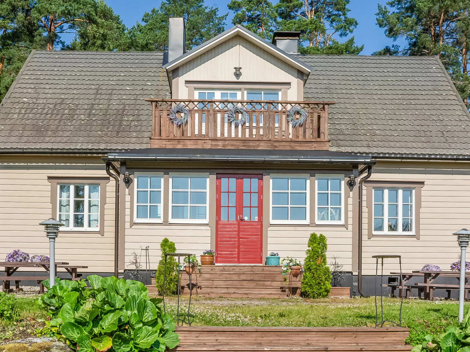 Päätalo, mökkilomat ja perhejuhlat-Dedans