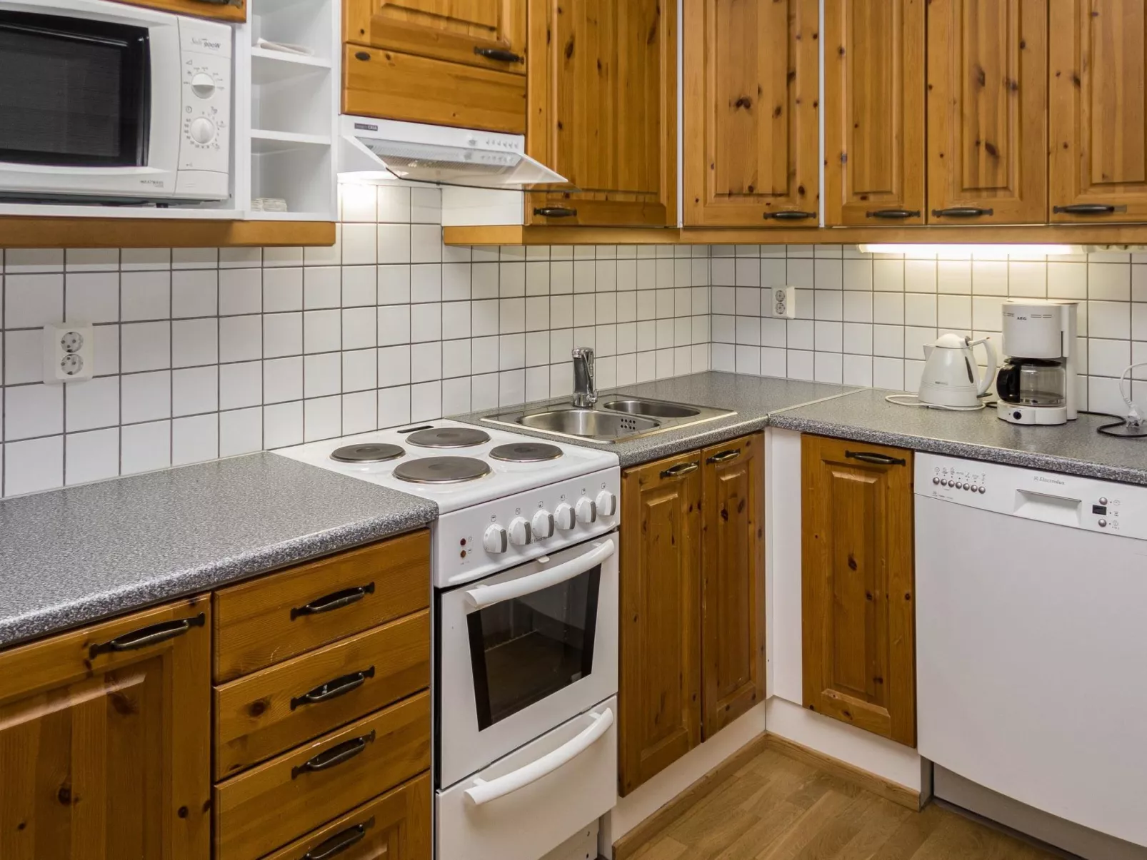 Karhunvartijan linna b11-Drinnen