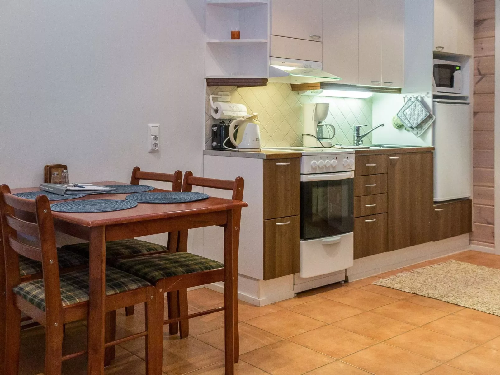 Karitahko a 2-Dedans