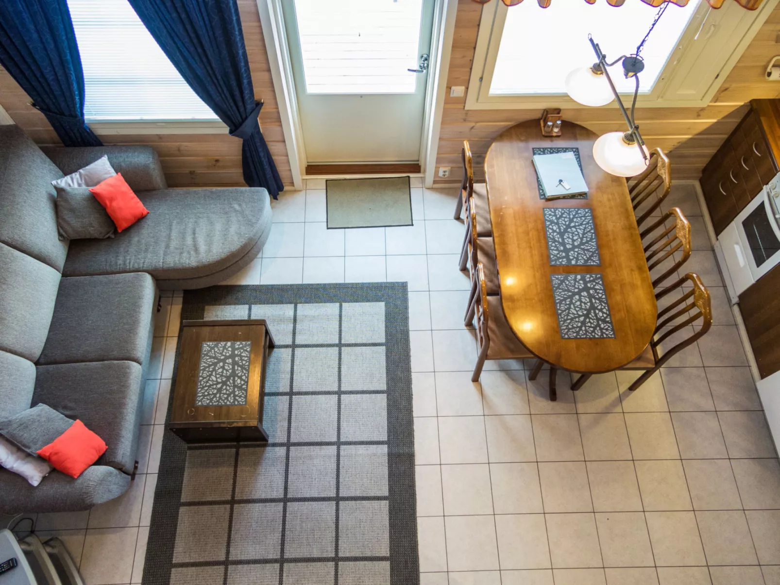 Karitahko a 8-Dedans