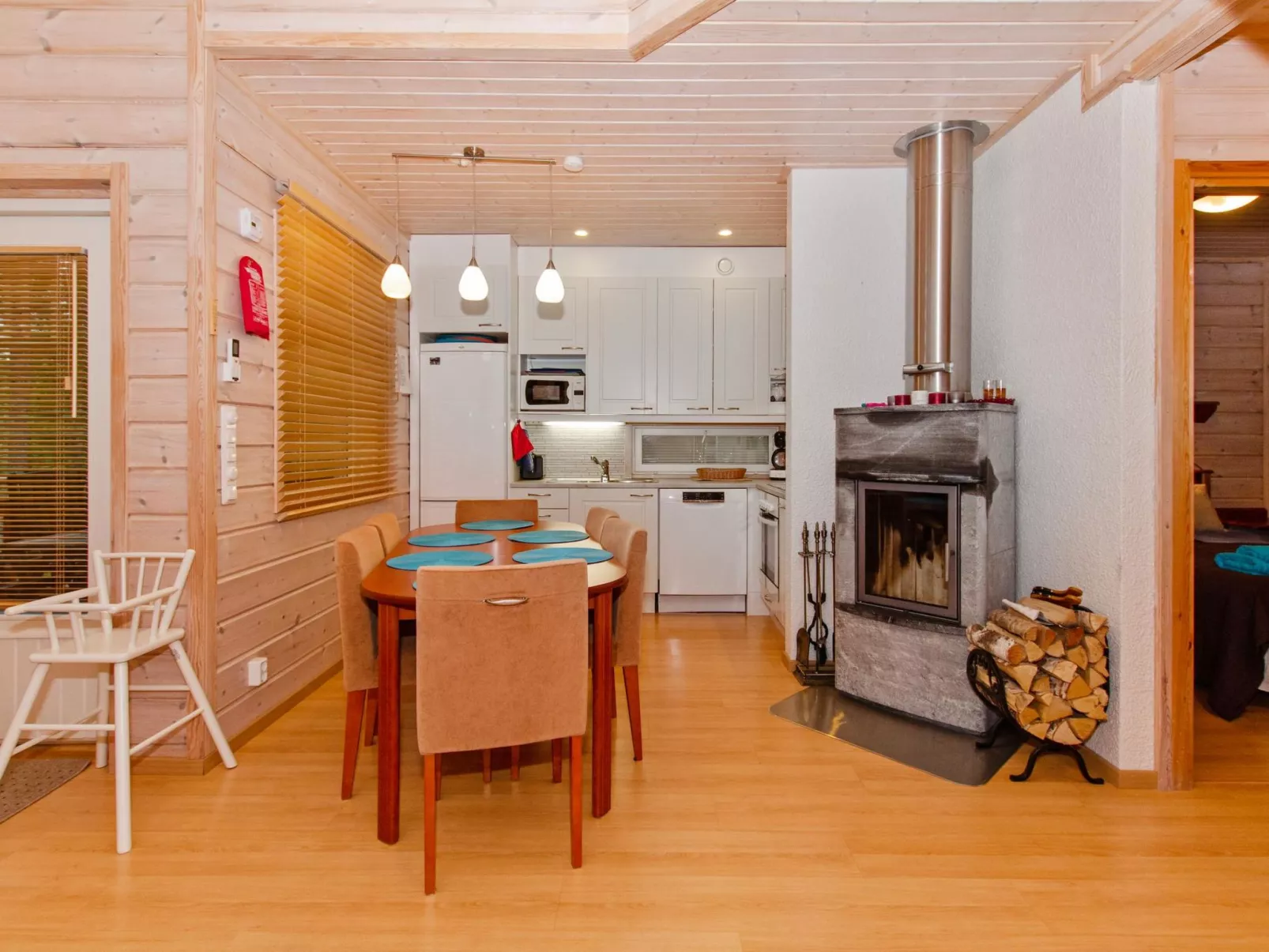 Otsopirtti, otso-Dedans