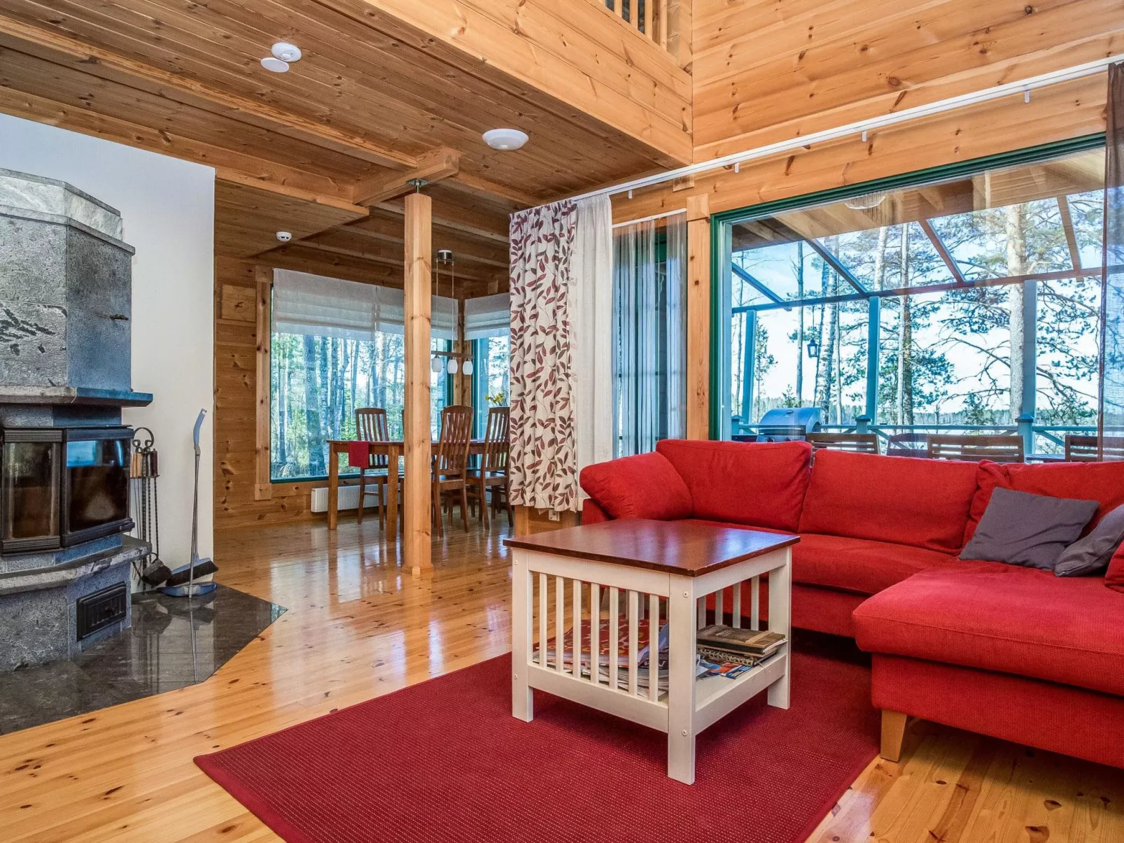 Villa populus-Dedans