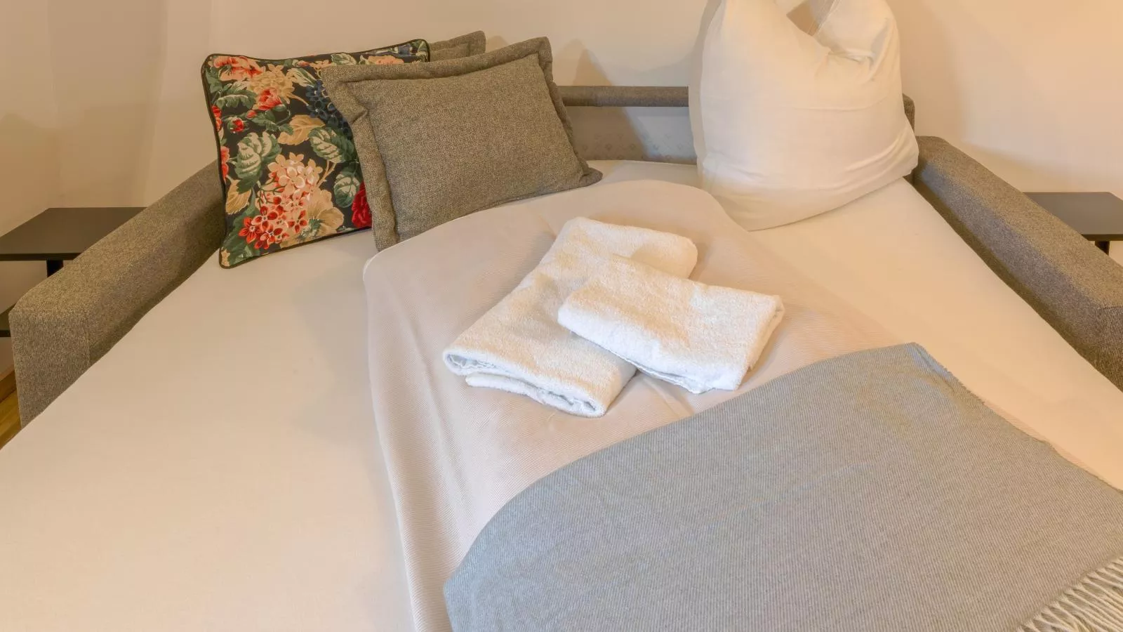 Tirola Stadl Vroni-Bedroom