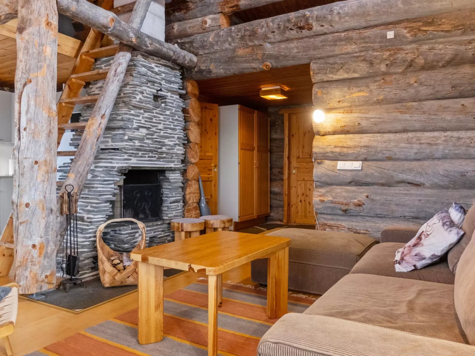 Sallanhelmi e2-Drinnen