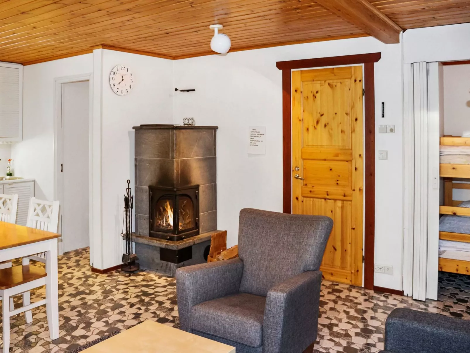 Alppikylä 8b paritalo-Drinnen