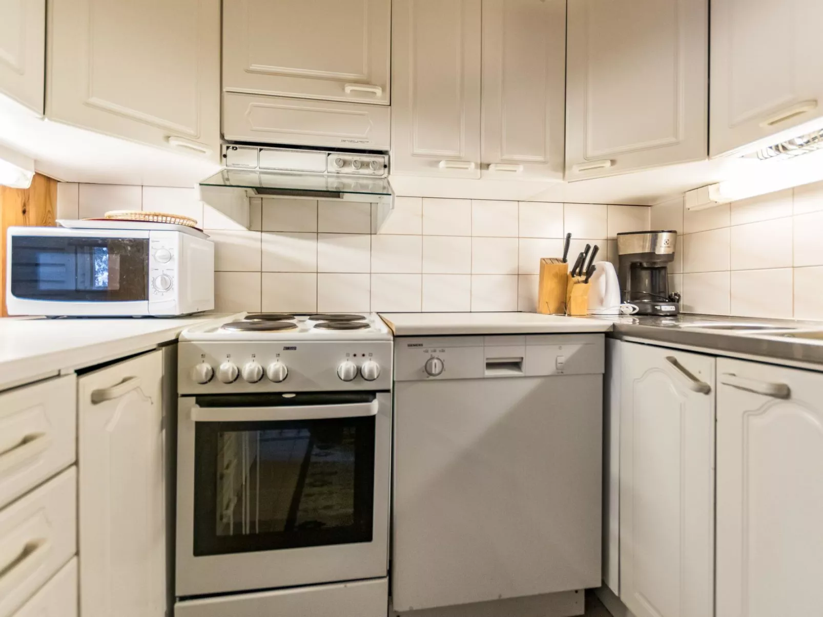 Rakotuli 2 paritalon yläkerta-Dedans