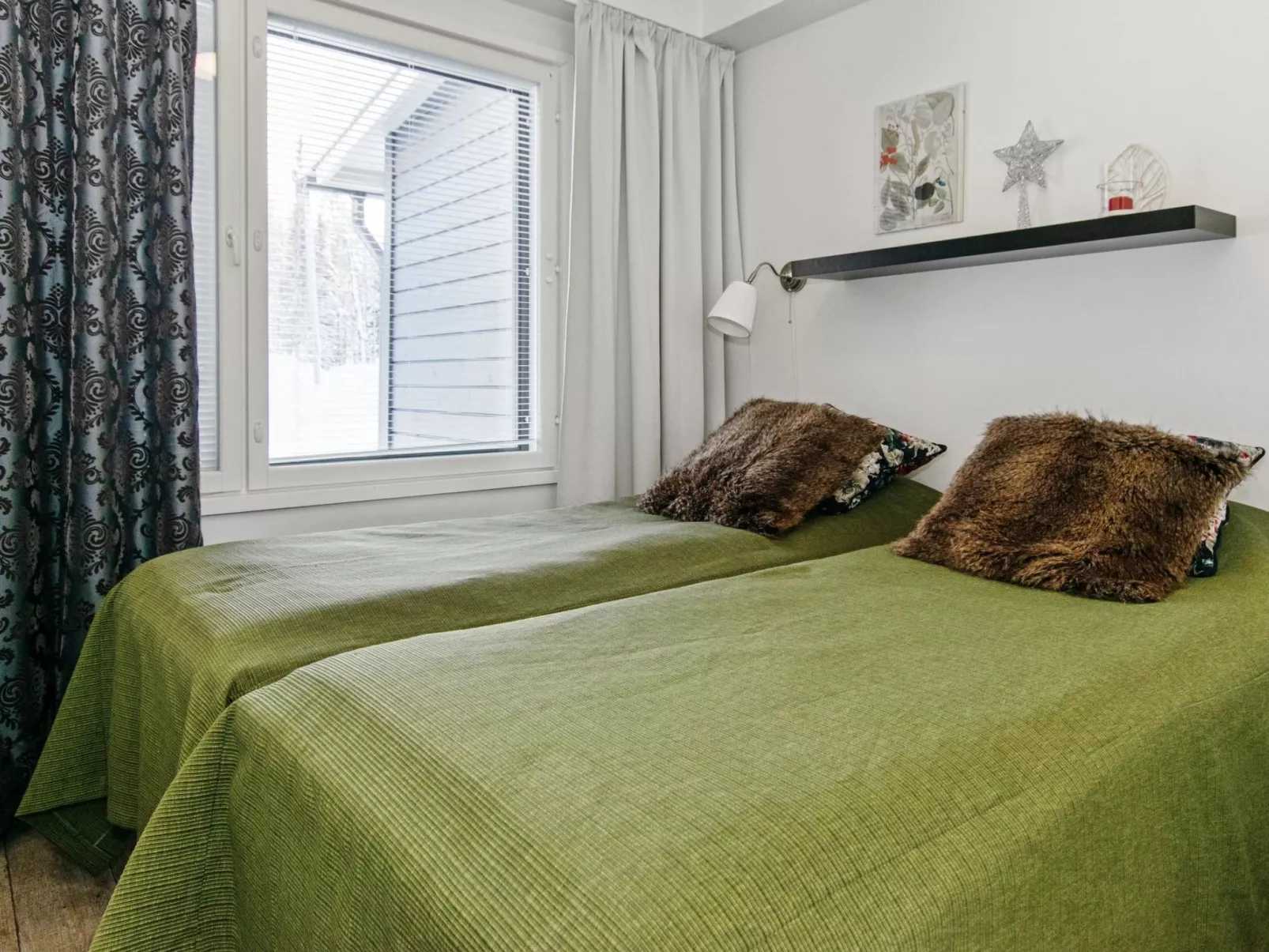 Skivillas 78 ukkohalla (2)-Dedans