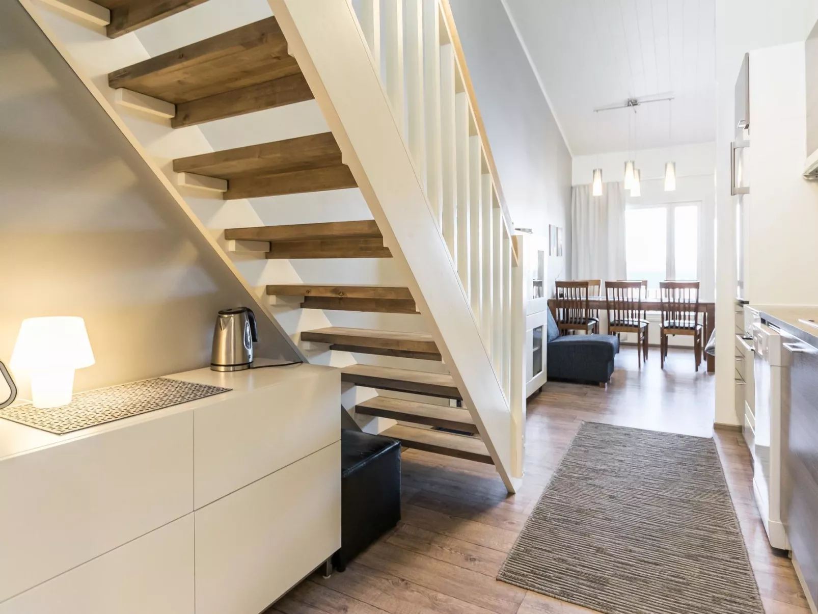 Skivillas 61 ukkohalla (b8)-Dedans