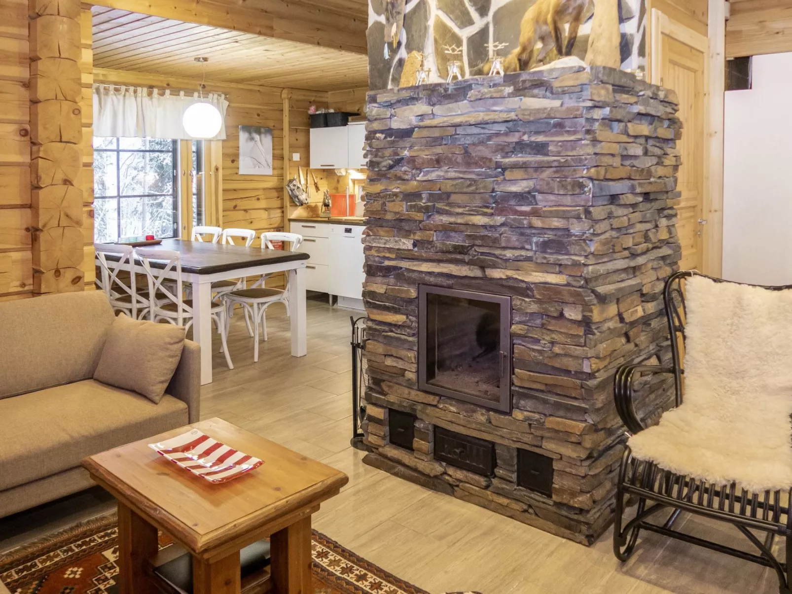 Kiehtäjän virta-Inside