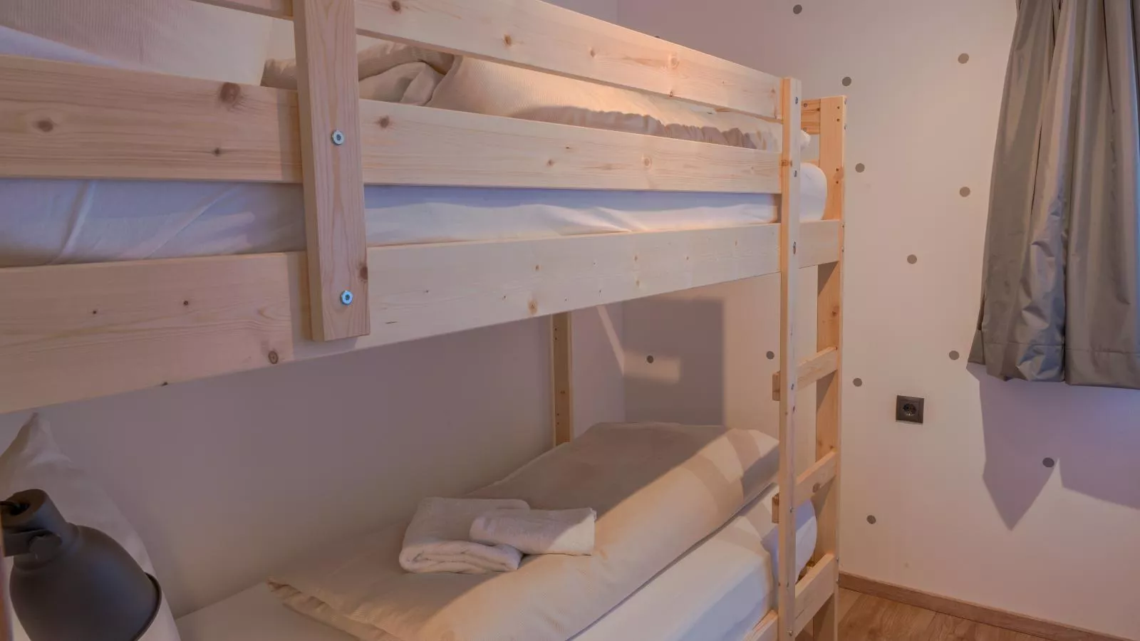 Tirola Stadl Vroni-Bedroom
